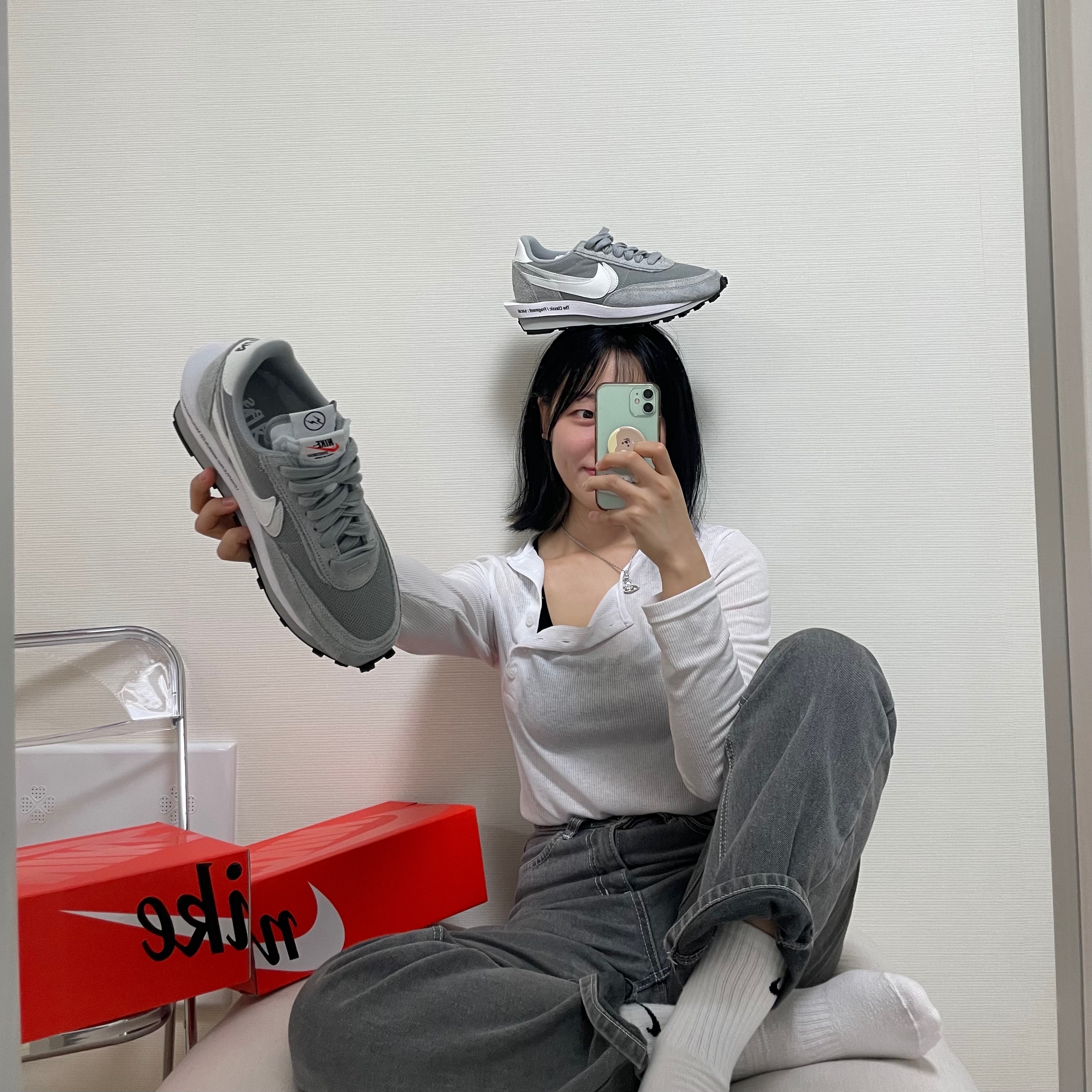 Nike x Sacai x Fragment LDWaffle Light Smoke Grey 착용 스타일 - 3