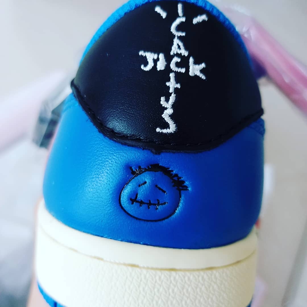 Jordan 1 x Travis Scott x Fragment Retro Low OG SP Military Blue 착용 스타일 - 1