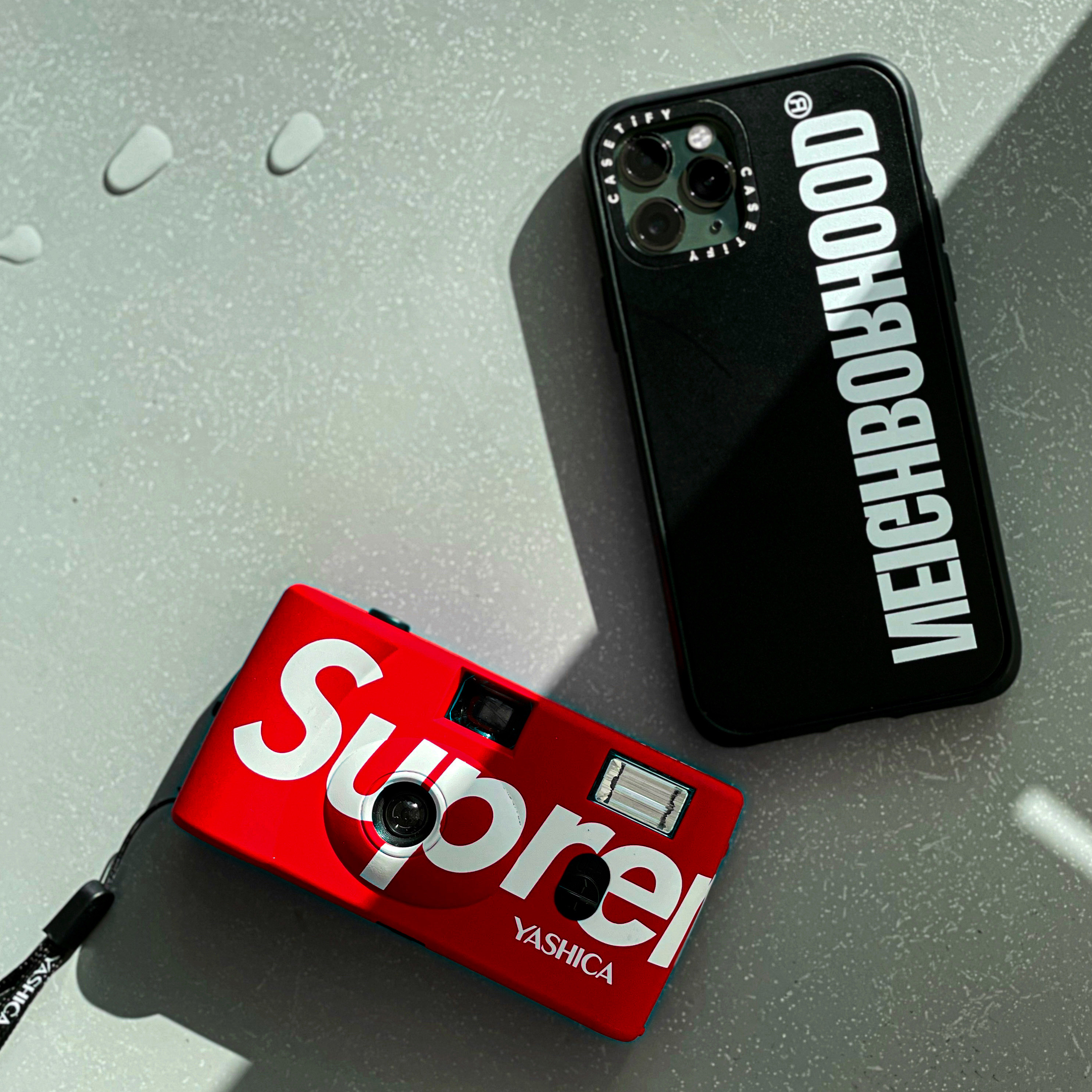 Supreme Yashica MF-1 Camera Red - 21SS 착용 스타일