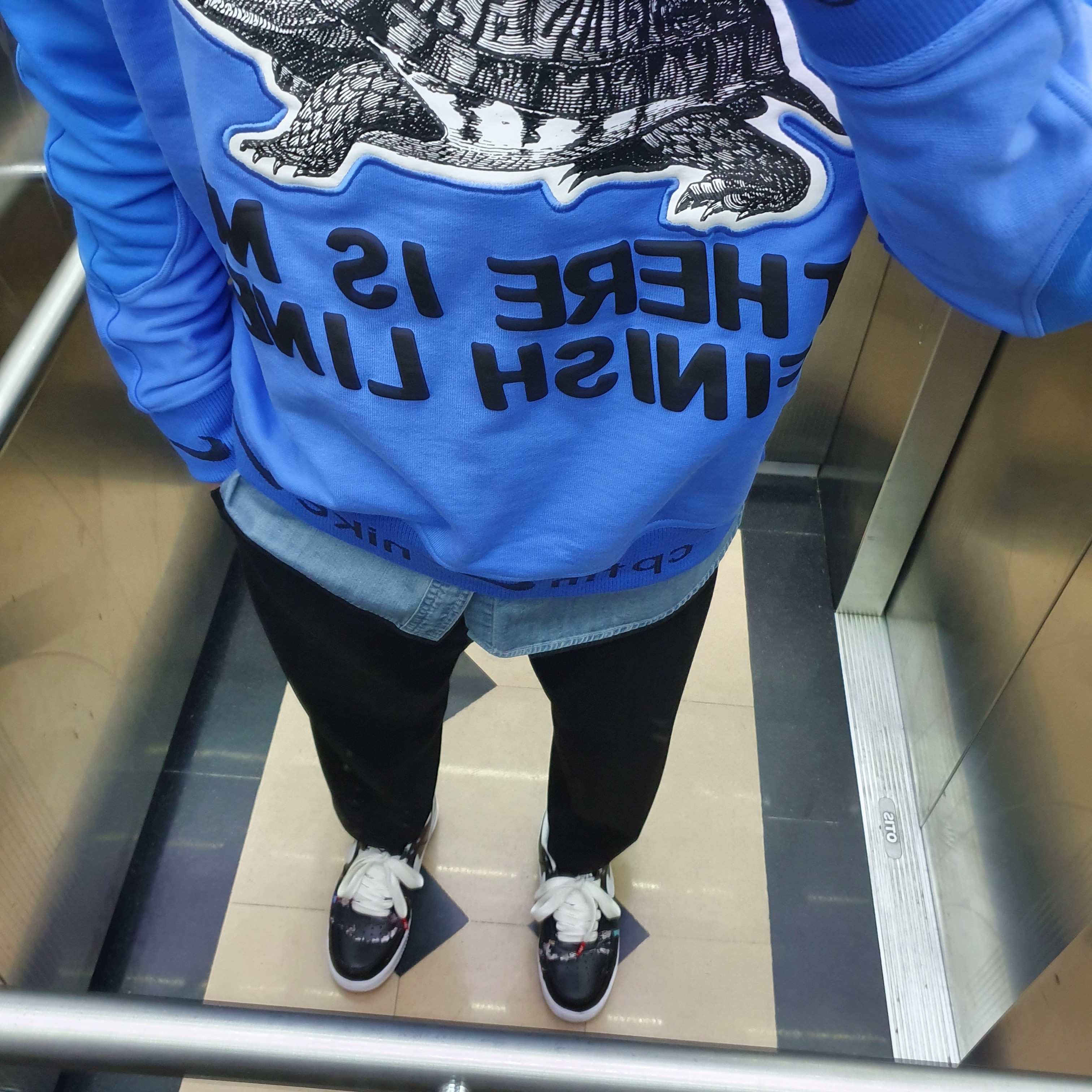 Nike x Peaceminusone Air Force 1 Low Para-Noise, Nike x Cactus Plant Flea Market Fleece Crewneck Blue 착용 스타일 - 1