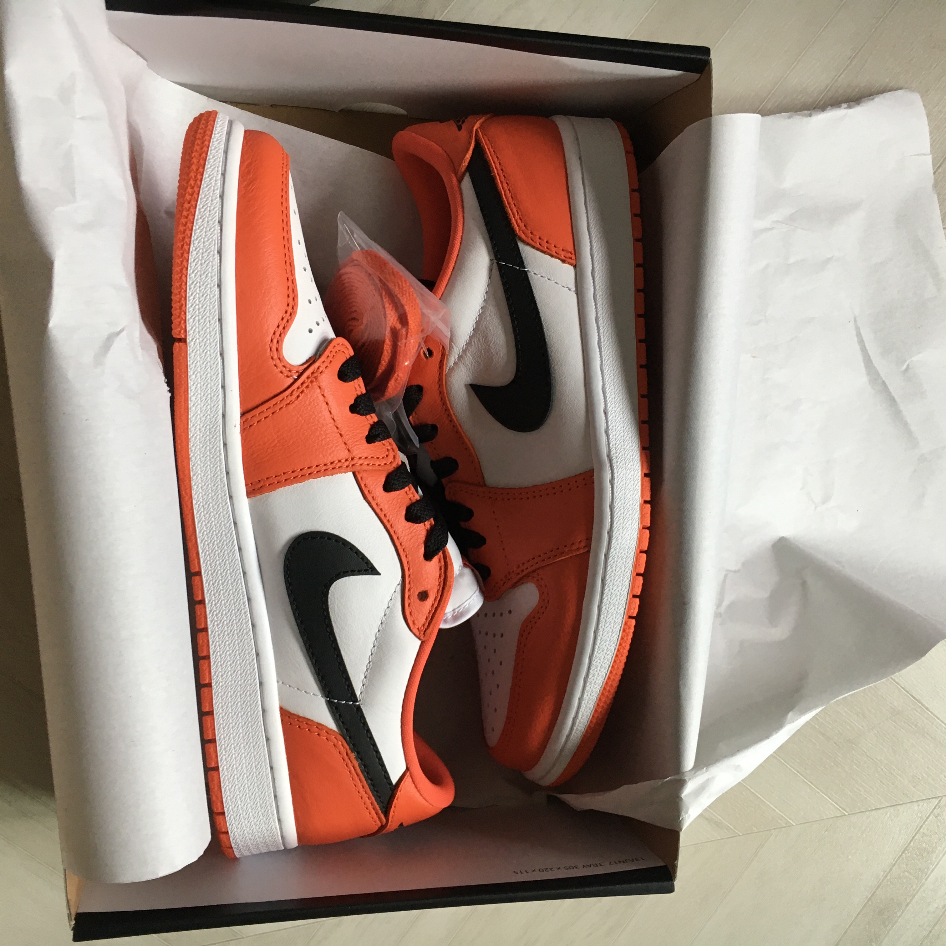 Jordan 1 Low OG Starfish 착용 스타일 - 3