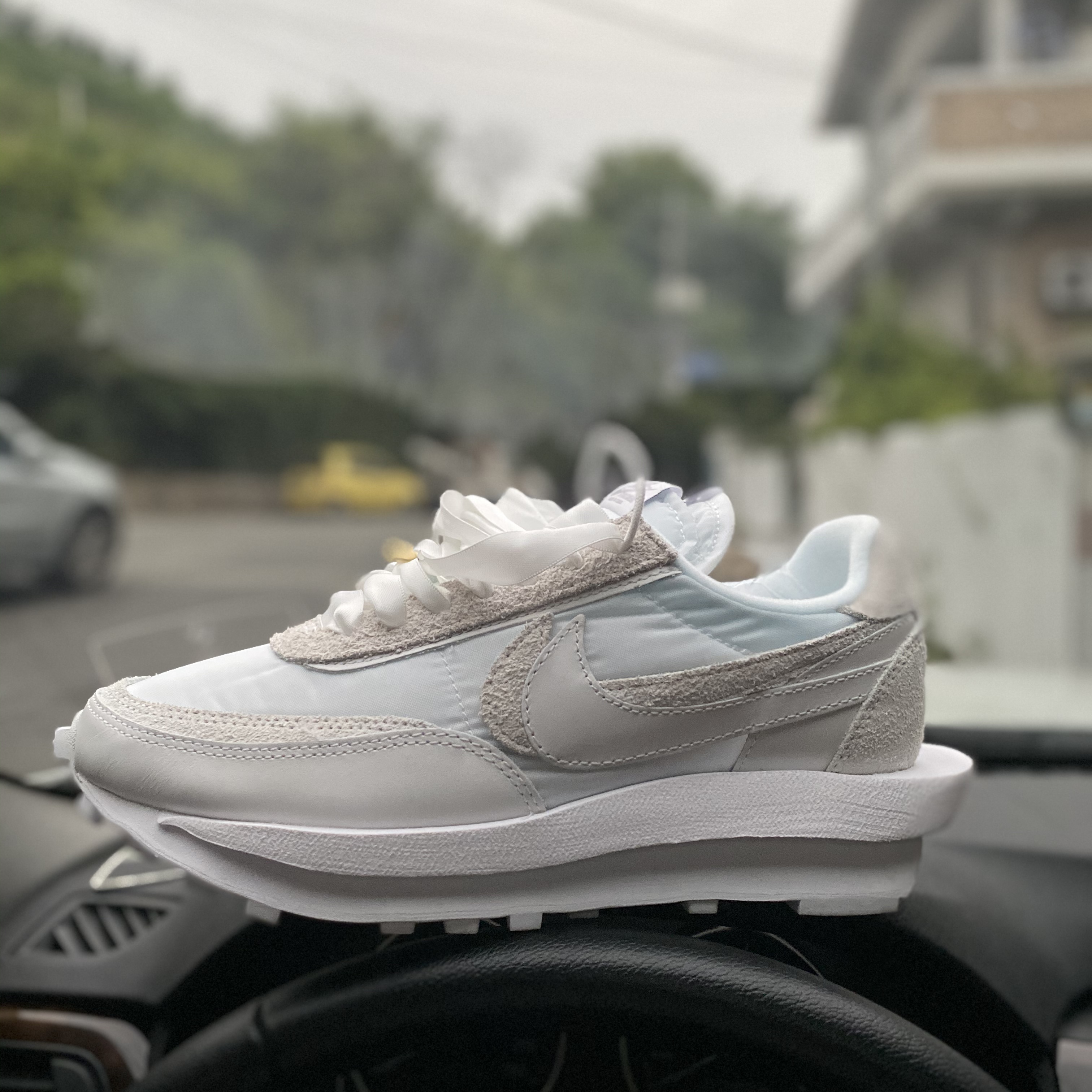Nike x Sacai LDWaffle White Nylon 착용 스타일