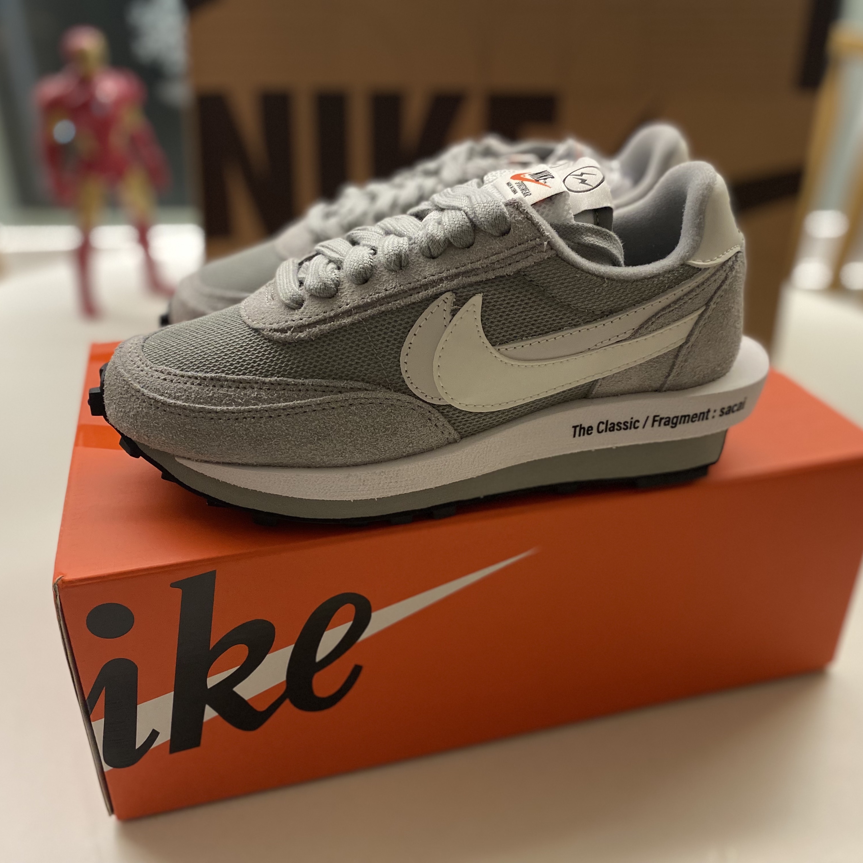 Nike x Sacai x Fragment LDWaffle Light Smoke Grey 착용 스타일 - 2
