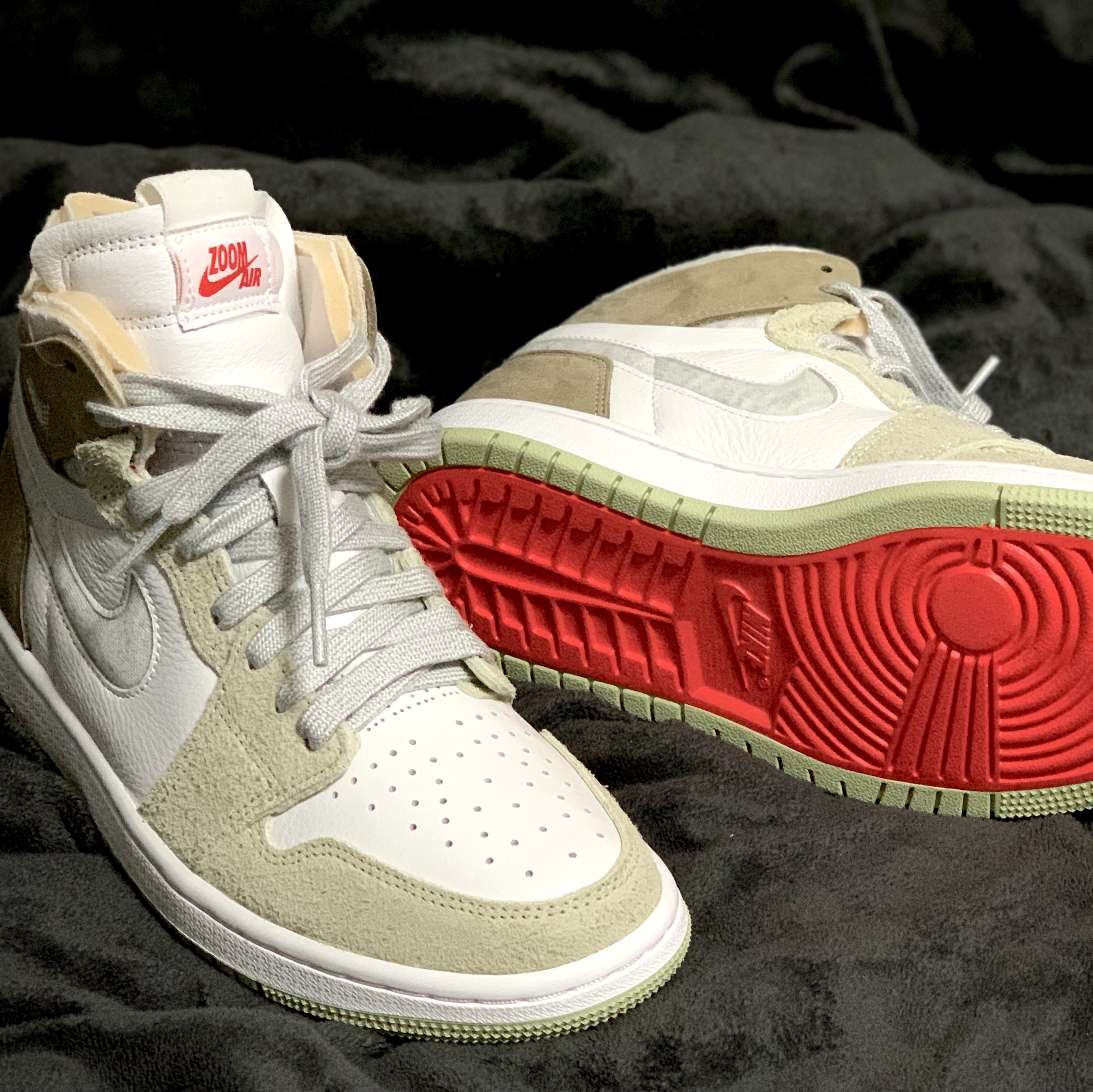 (W) Jordan 1 Zoom Air CMFT Olive Aura 착용 스타일 - 3