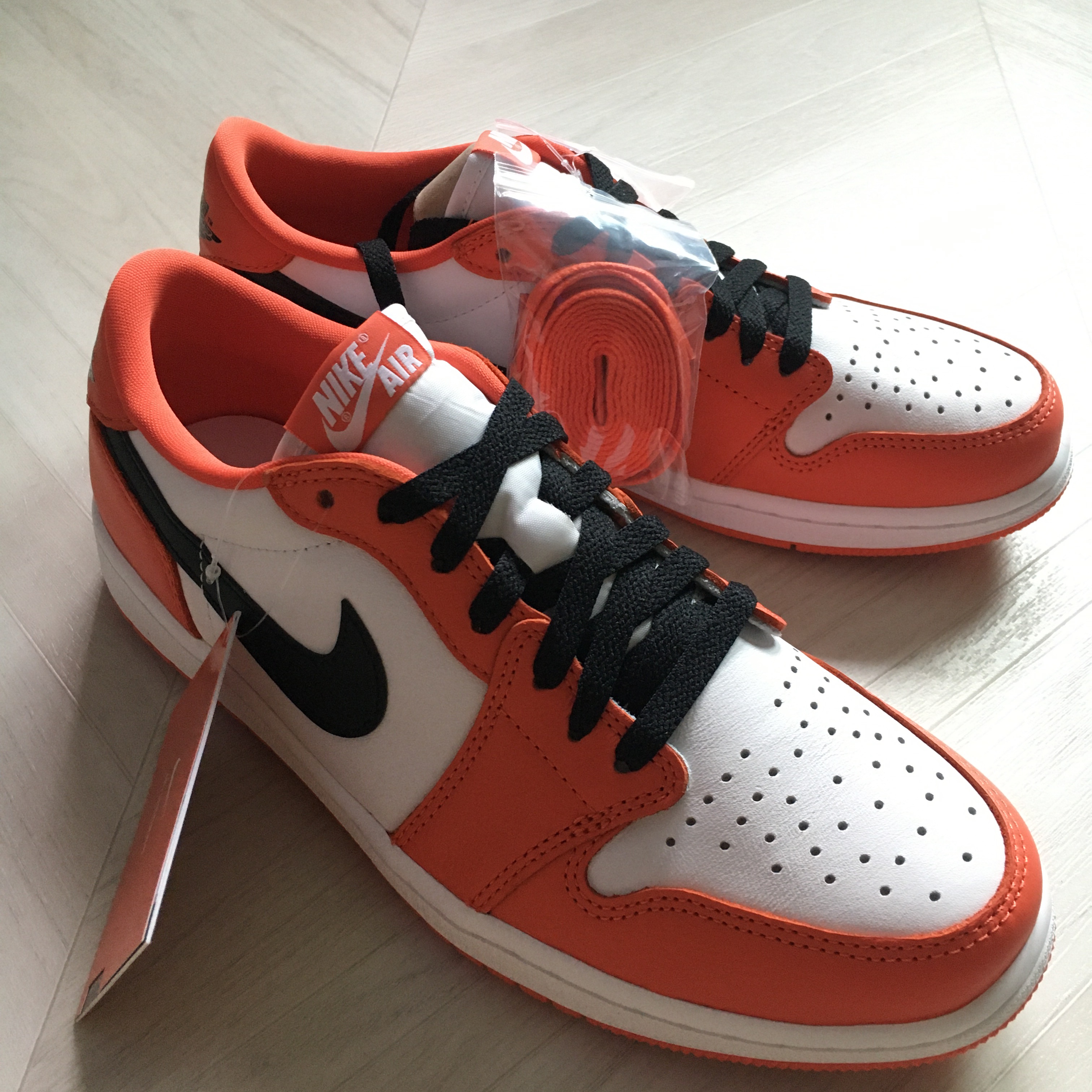 Jordan 1 Low OG Starfish 착용 스타일 - 2