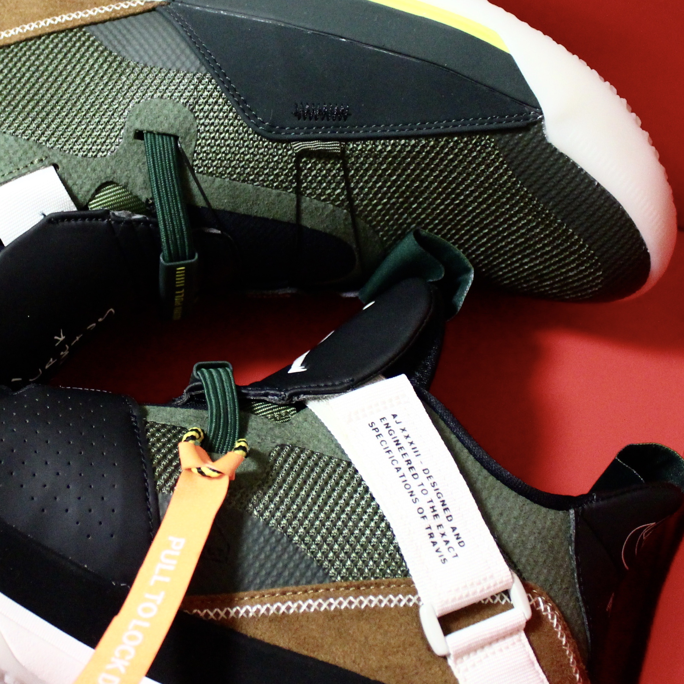 Jordan XXXIII x Travis Scott Retro Army Olive 착용 스타일 - 3