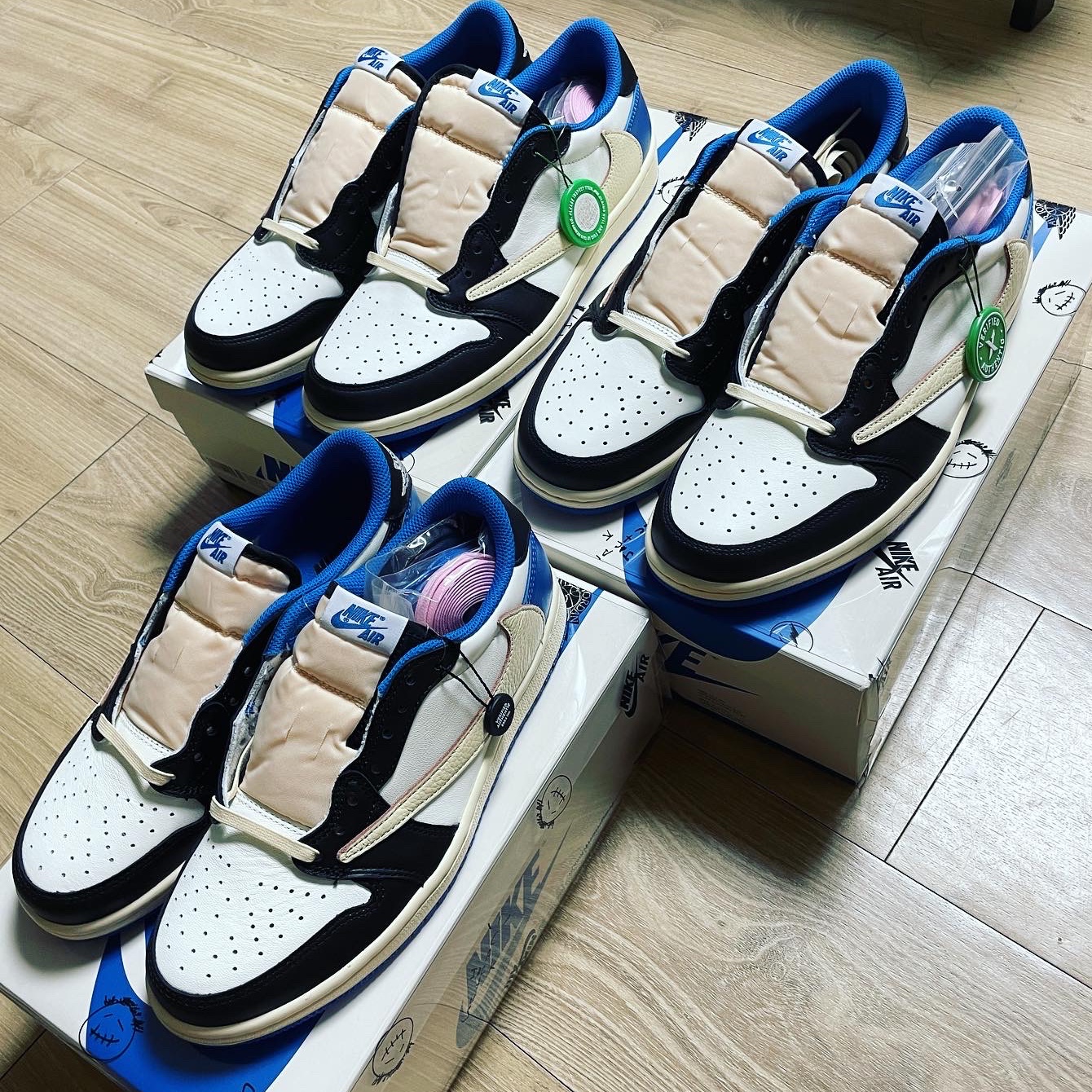 Jordan 1 x Travis Scott x Fragment Retro Low OG SP Military Blue 착용 스타일 - 2