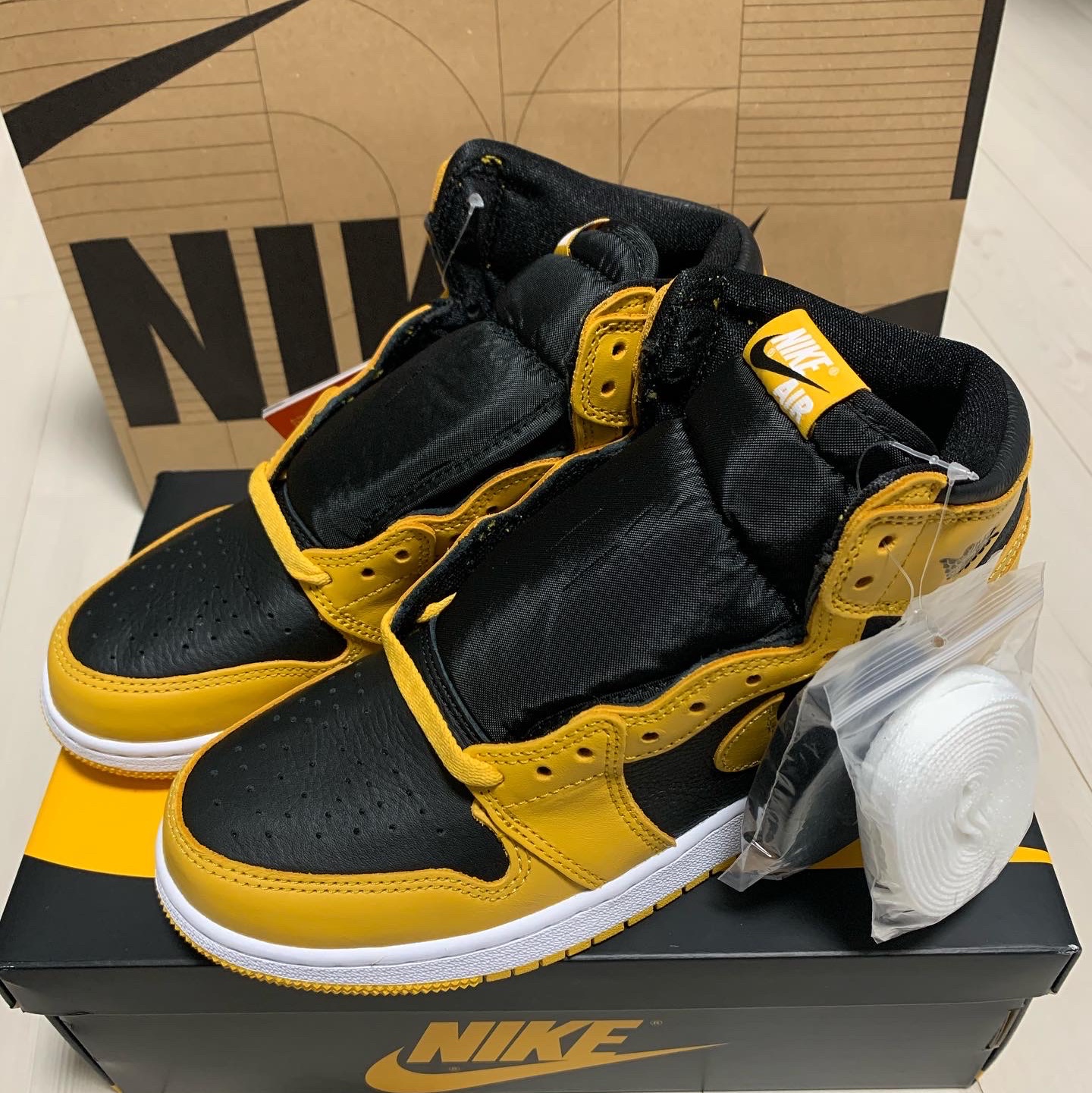 Jordan 1 Retro High OG Pollen, (GS) Jordan 1 Retro High OG Pollen 착용 스타일 - 2
