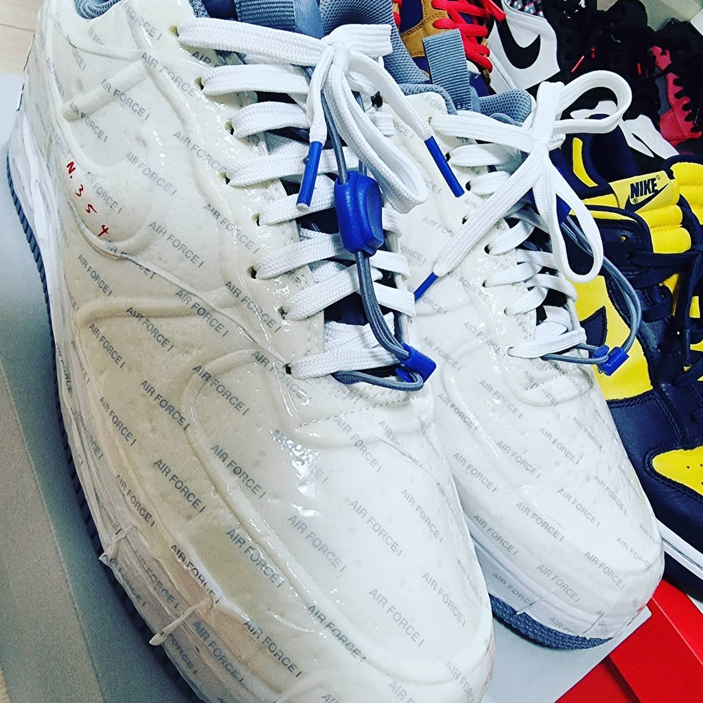 Nike Air Force 1 Low Experimental Postal Ghost 착용 스타일 - 5