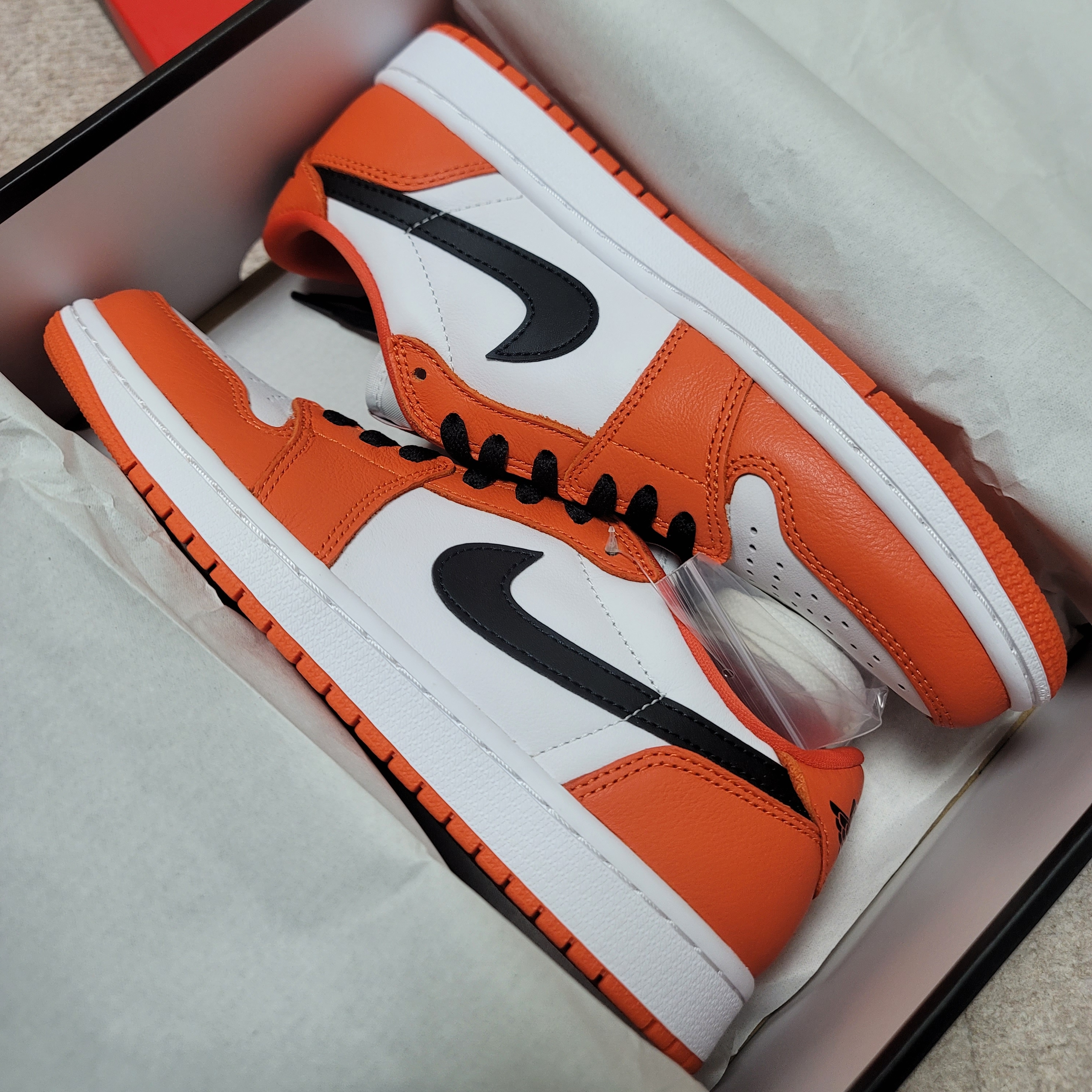 Jordan 1 Low OG Starfish 착용 스타일 - 2