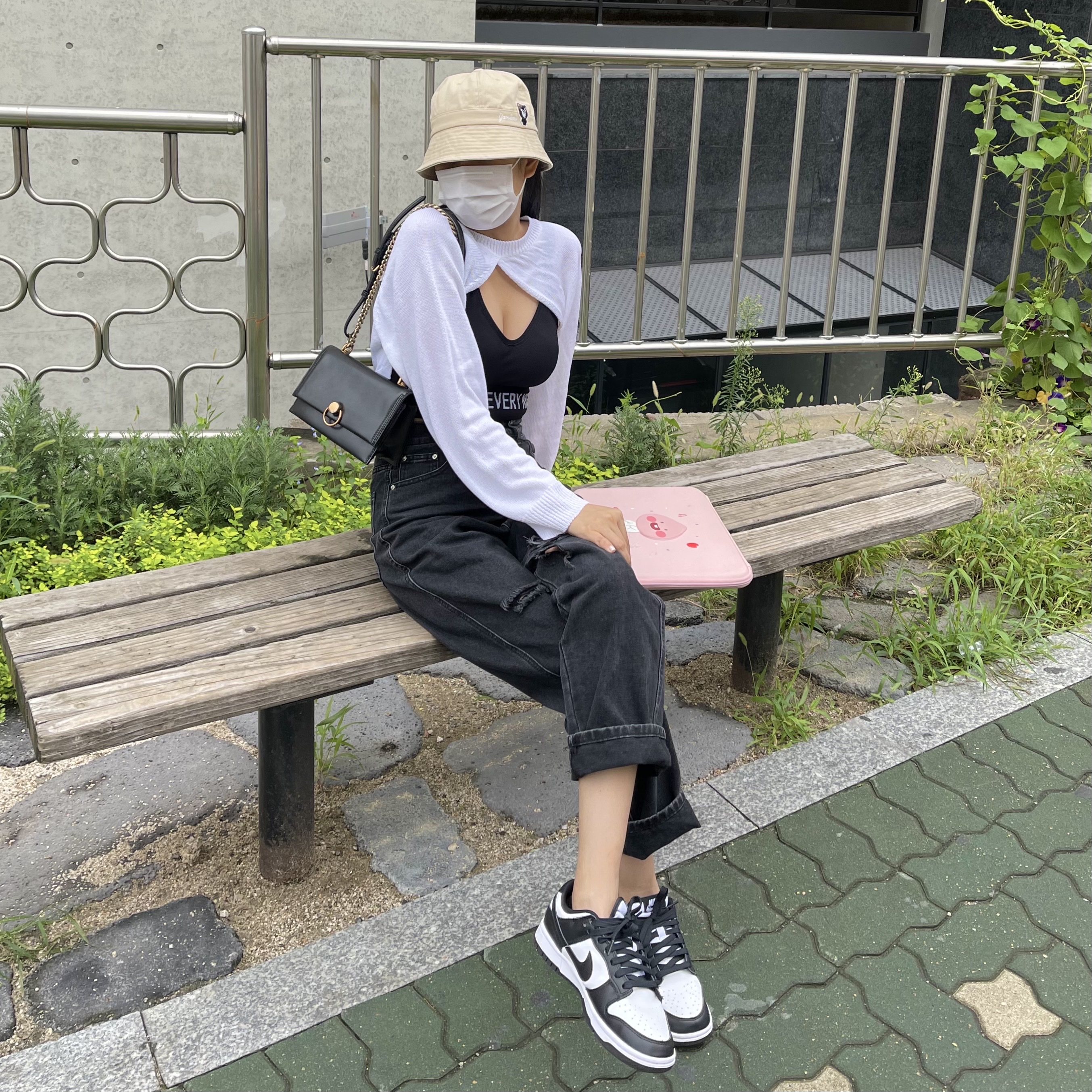 Nike Dunk Low Retro Black 착용 스타일 - 4