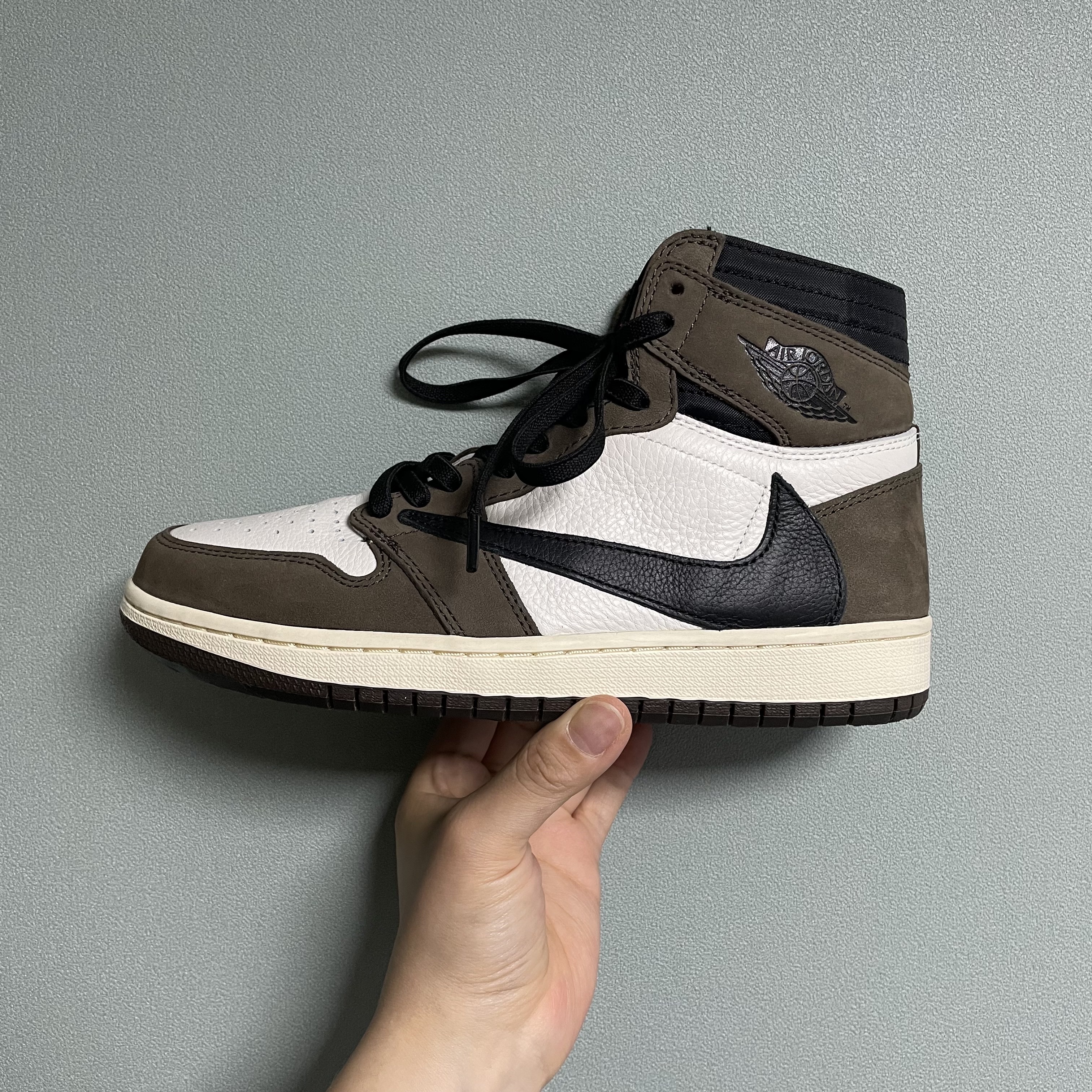 Jordan 1 x Travis Scott Retro High OG SP Mocha 착용 스타일