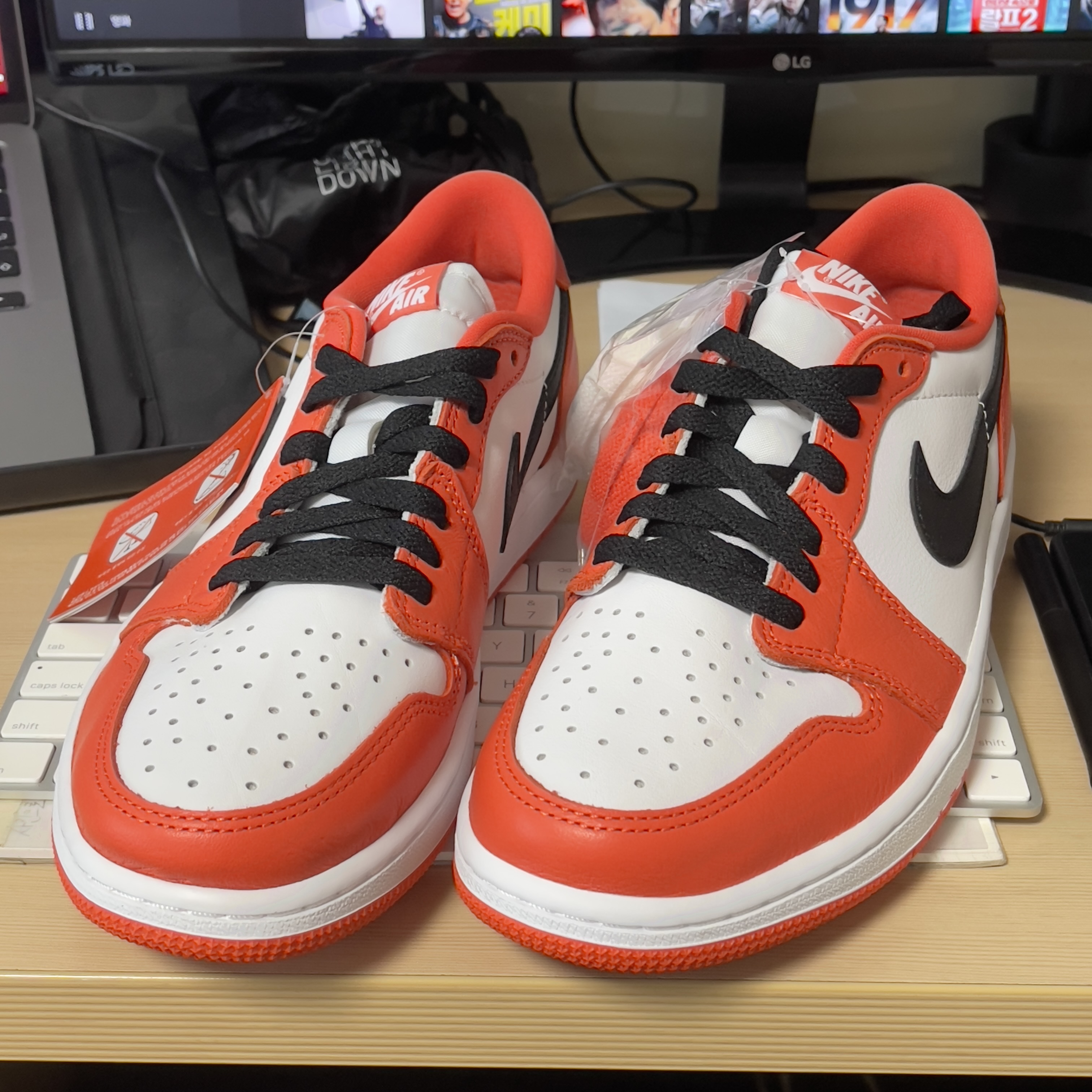 Jordan 1 Low OG Starfish 착용 스타일