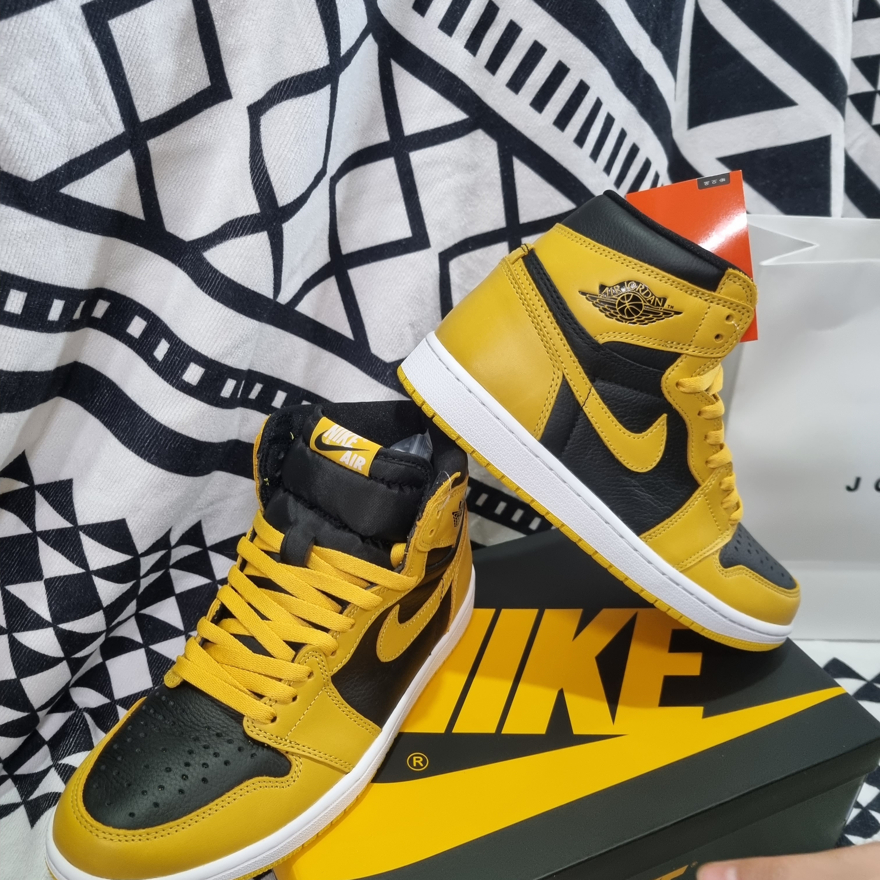 Jordan 1 Retro High OG Pollen 착용 스타일 - 5