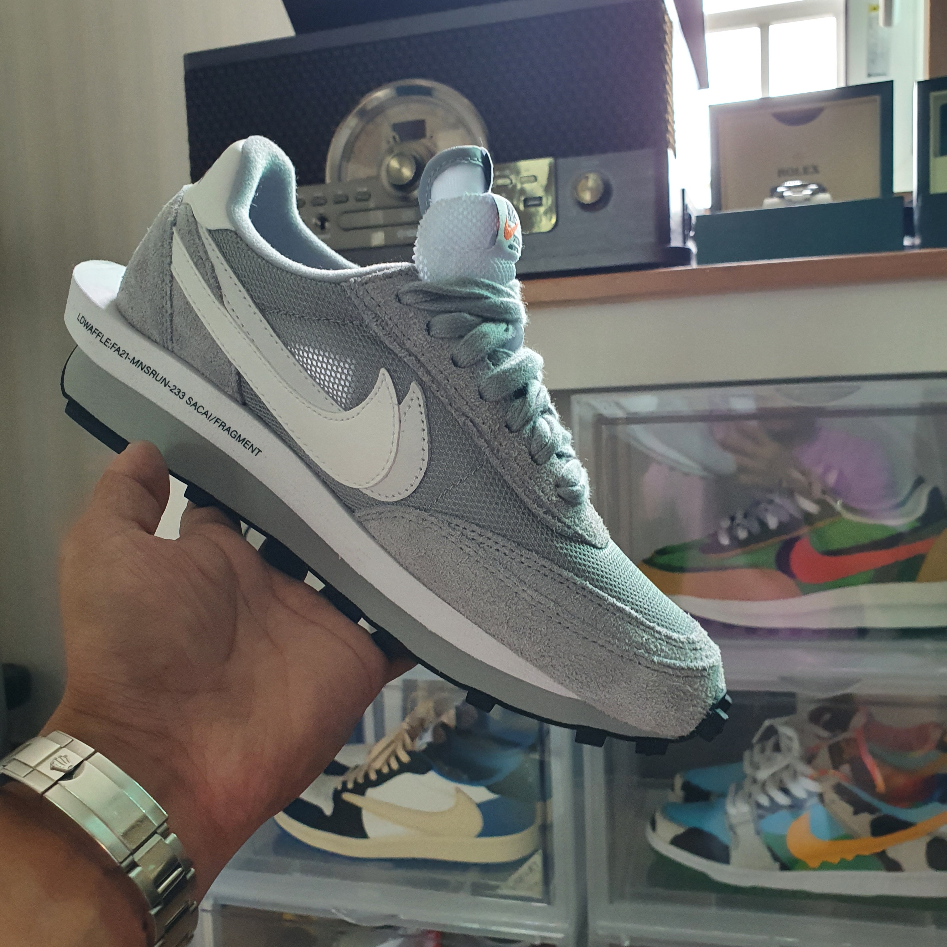 Nike x Sacai x Fragment LDWaffle Light Smoke Grey 착용 스타일 - 3
