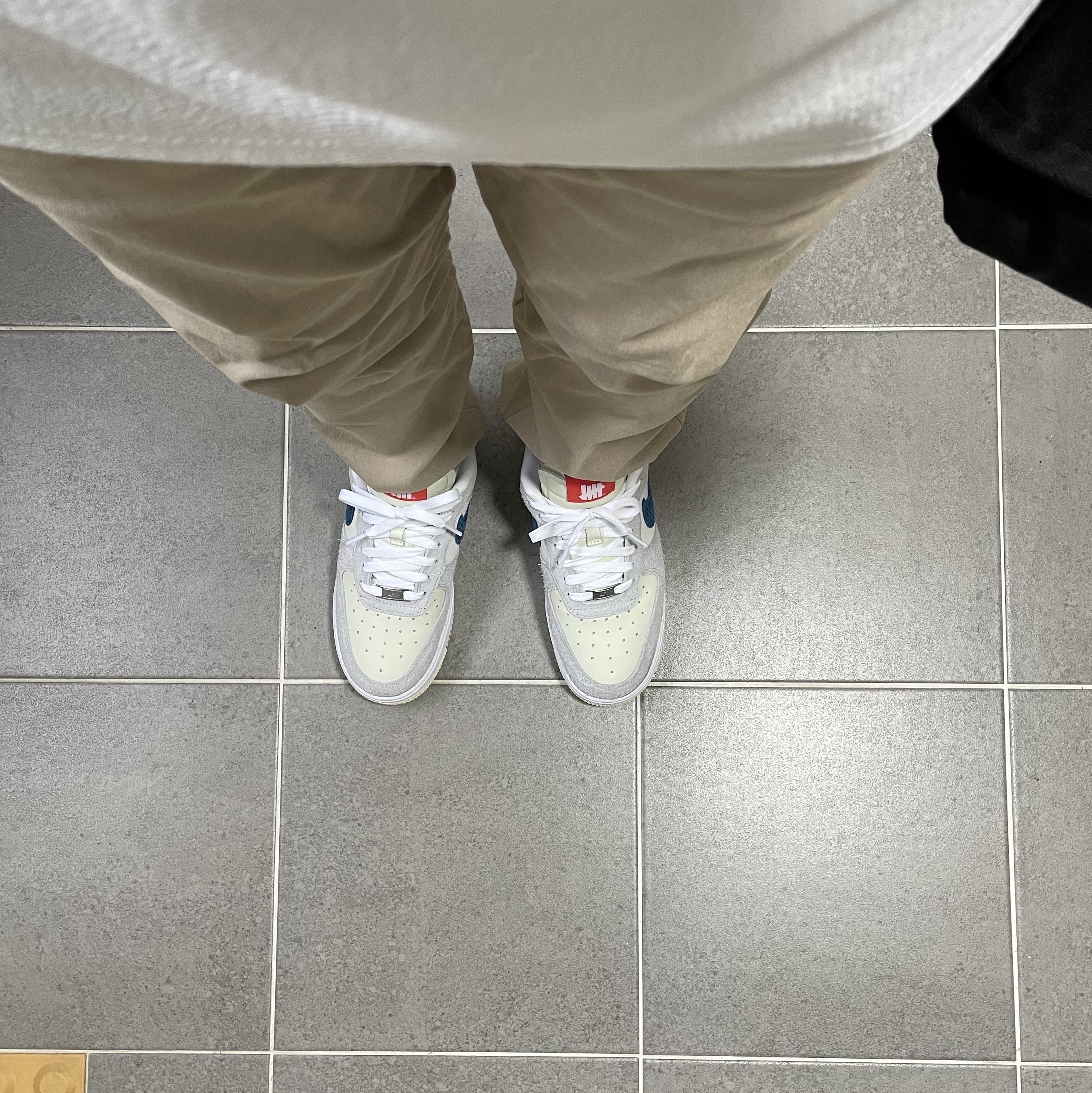 Nike x Undefeated Air Force 1 Low SP 5 On It 착용 스타일