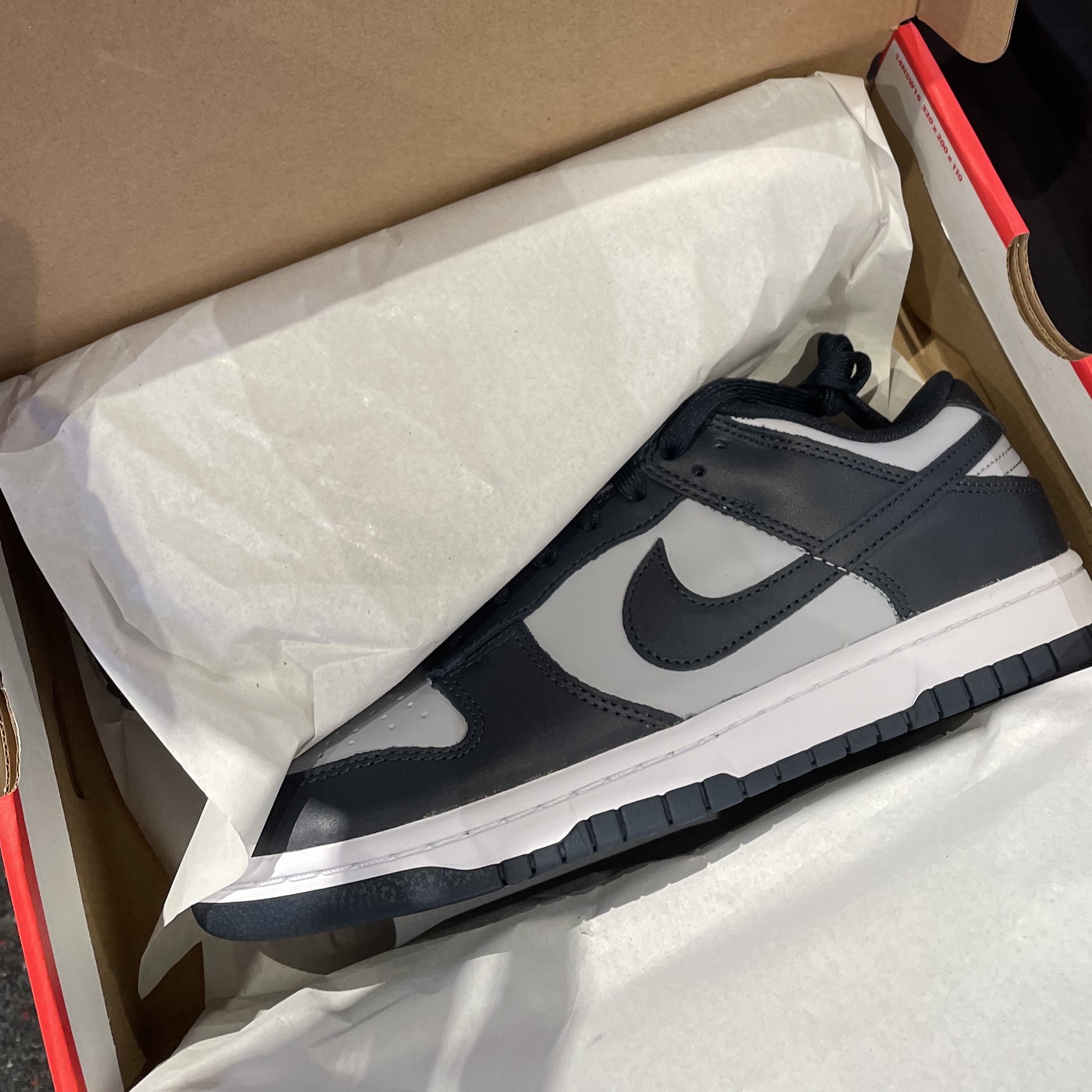 Nike Dunk Low Retro Championship Grey 착용 스타일