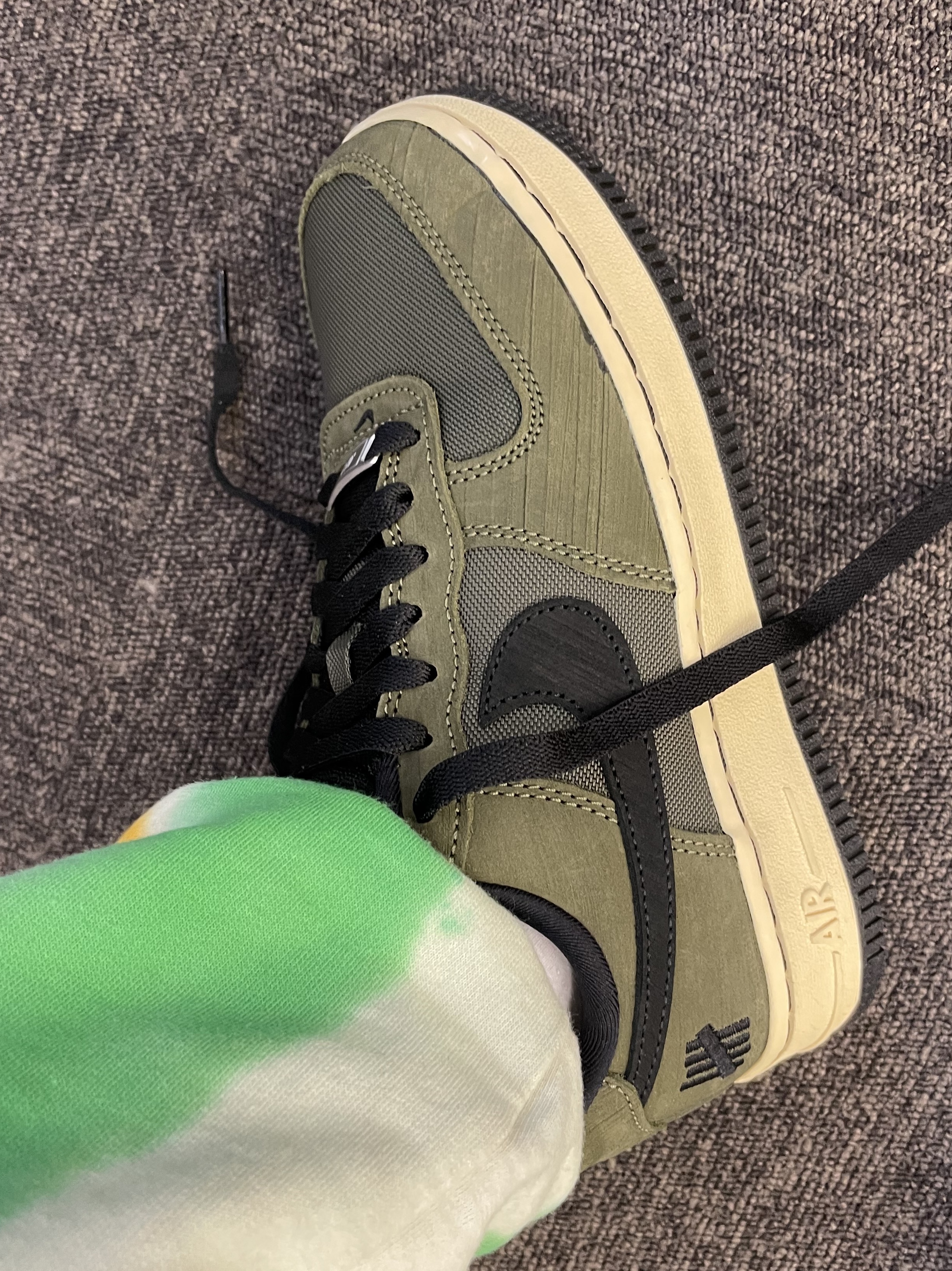 Nike x Undefeated Air Force 1 Low SP Ballistic 착용 스타일