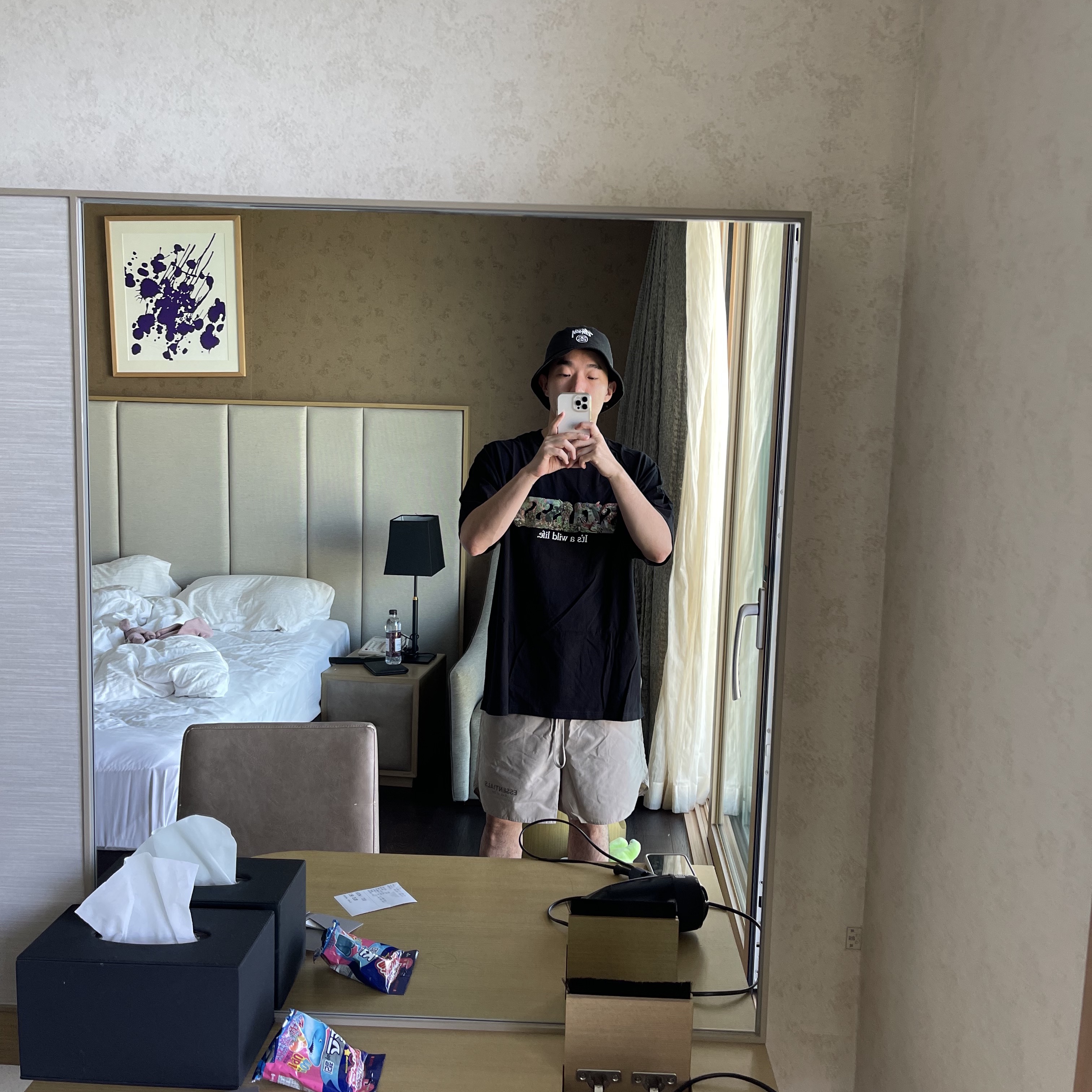 Stussy It's A Wild Life T-Shirt Black, Essentials Volley Shorts Moss - 21SS 착용 스타일