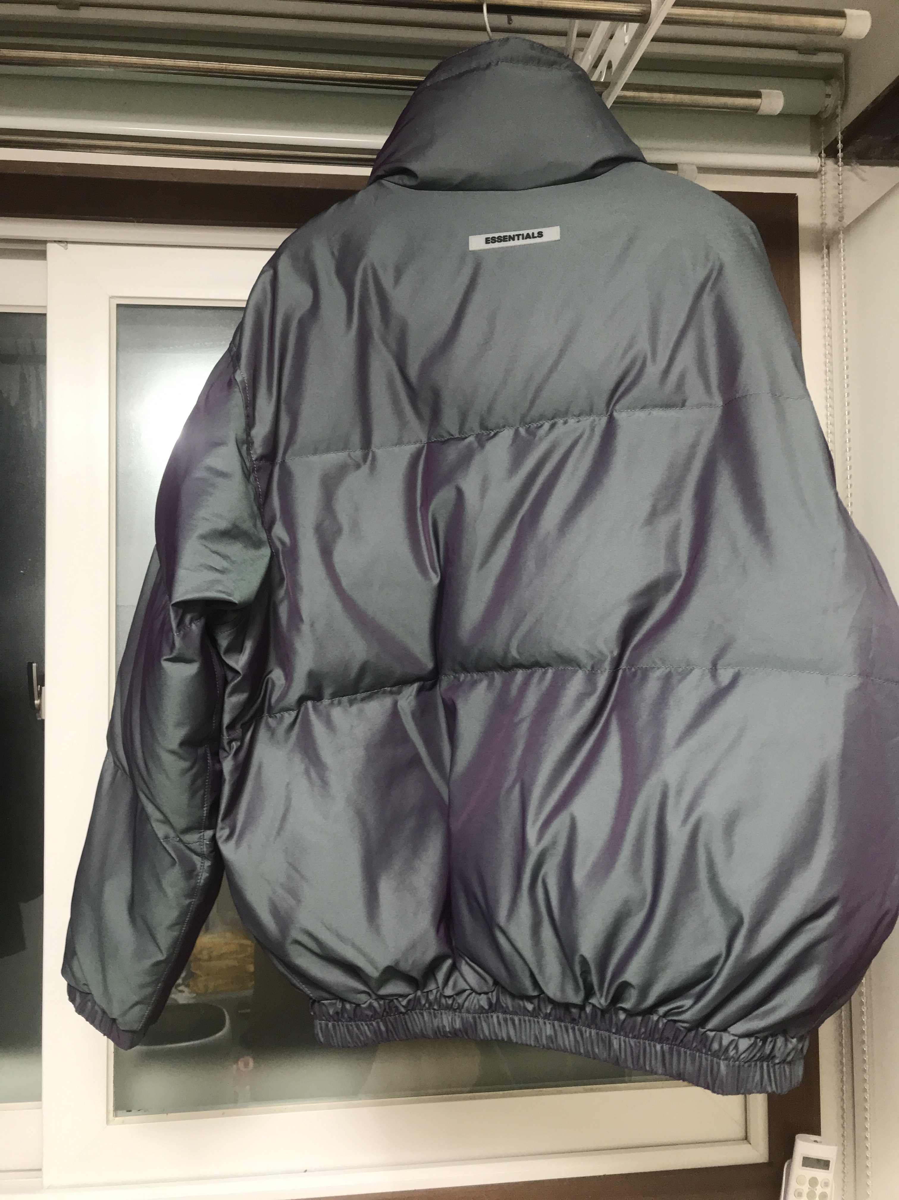 Essentials Puffer Jacket Iridescent - 20SS 착용 스타일 - 5