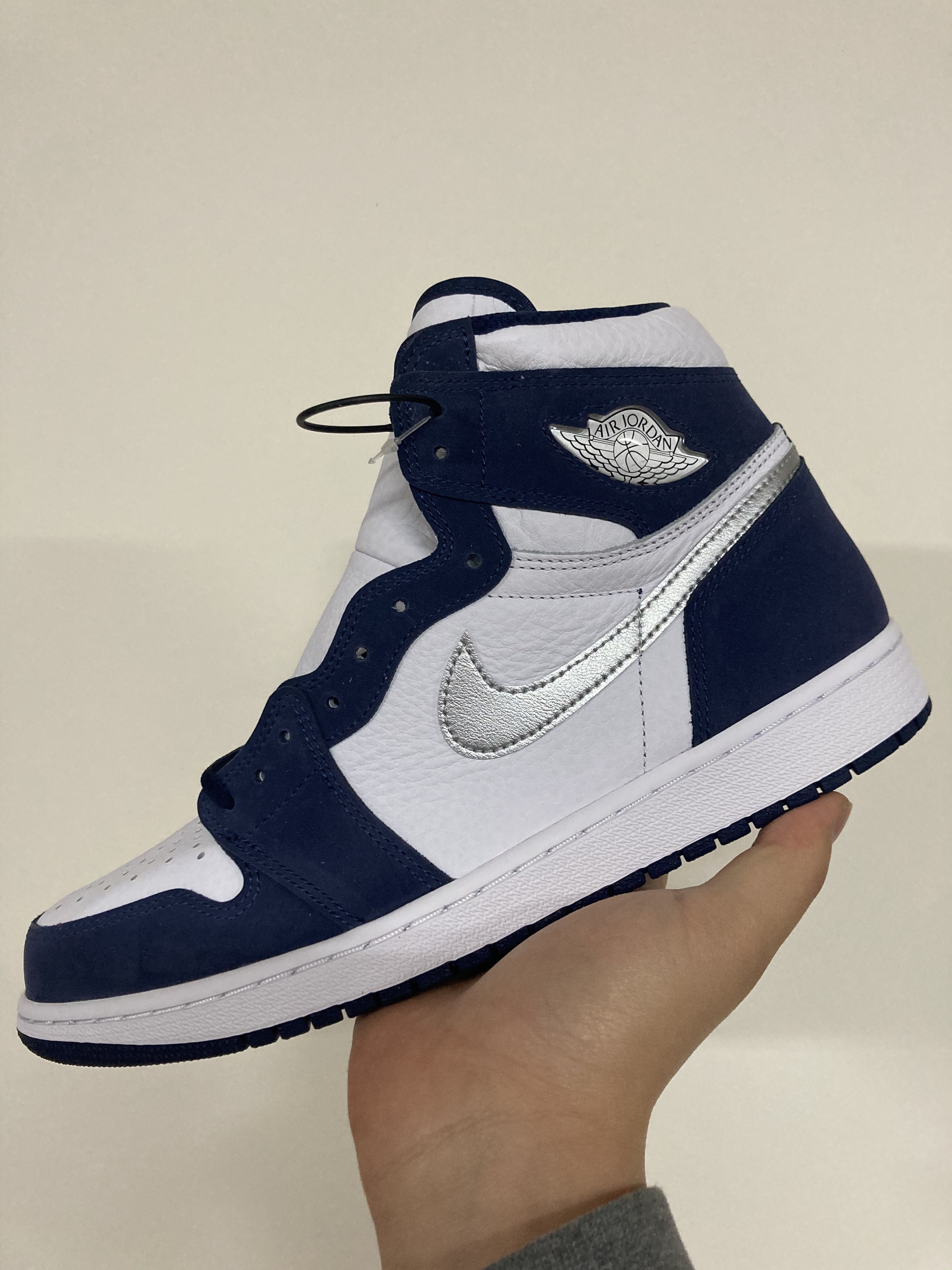 Jordan 1 Retro High OG CO.JP Midnight Navy 착용 스타일