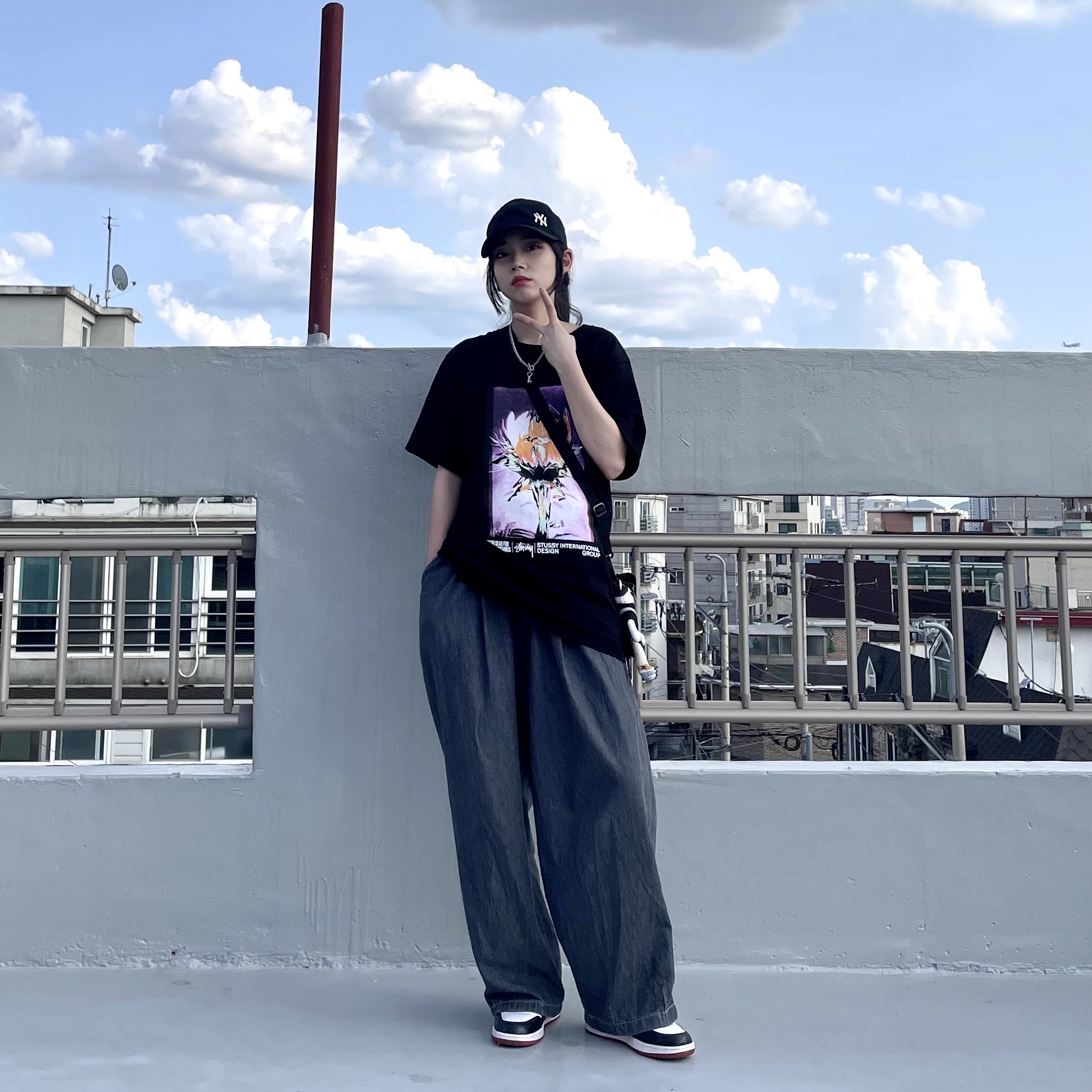 Stussy Young Organics T-Shirt Black, (GS) Jordan 1 Mid Gym Red Black White 착용 스타일 - 2