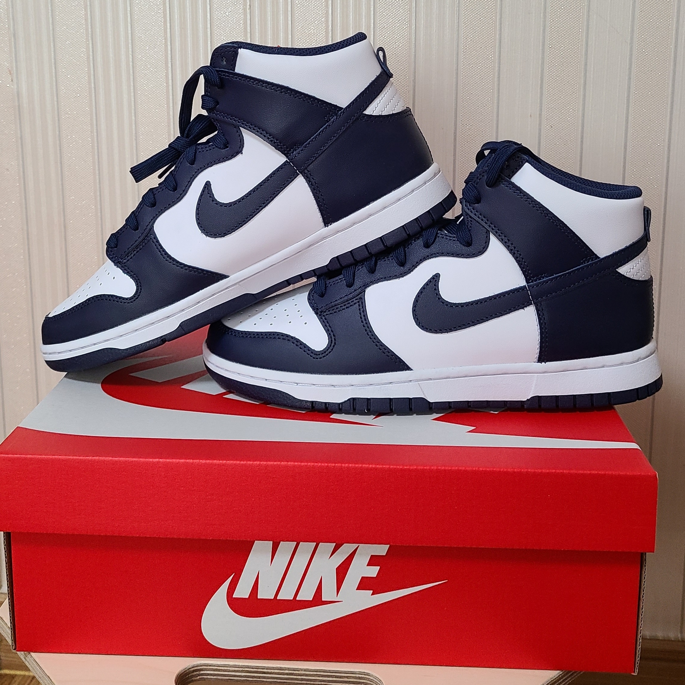 Nike Dunk High Retro Championship Navy 착용 스타일