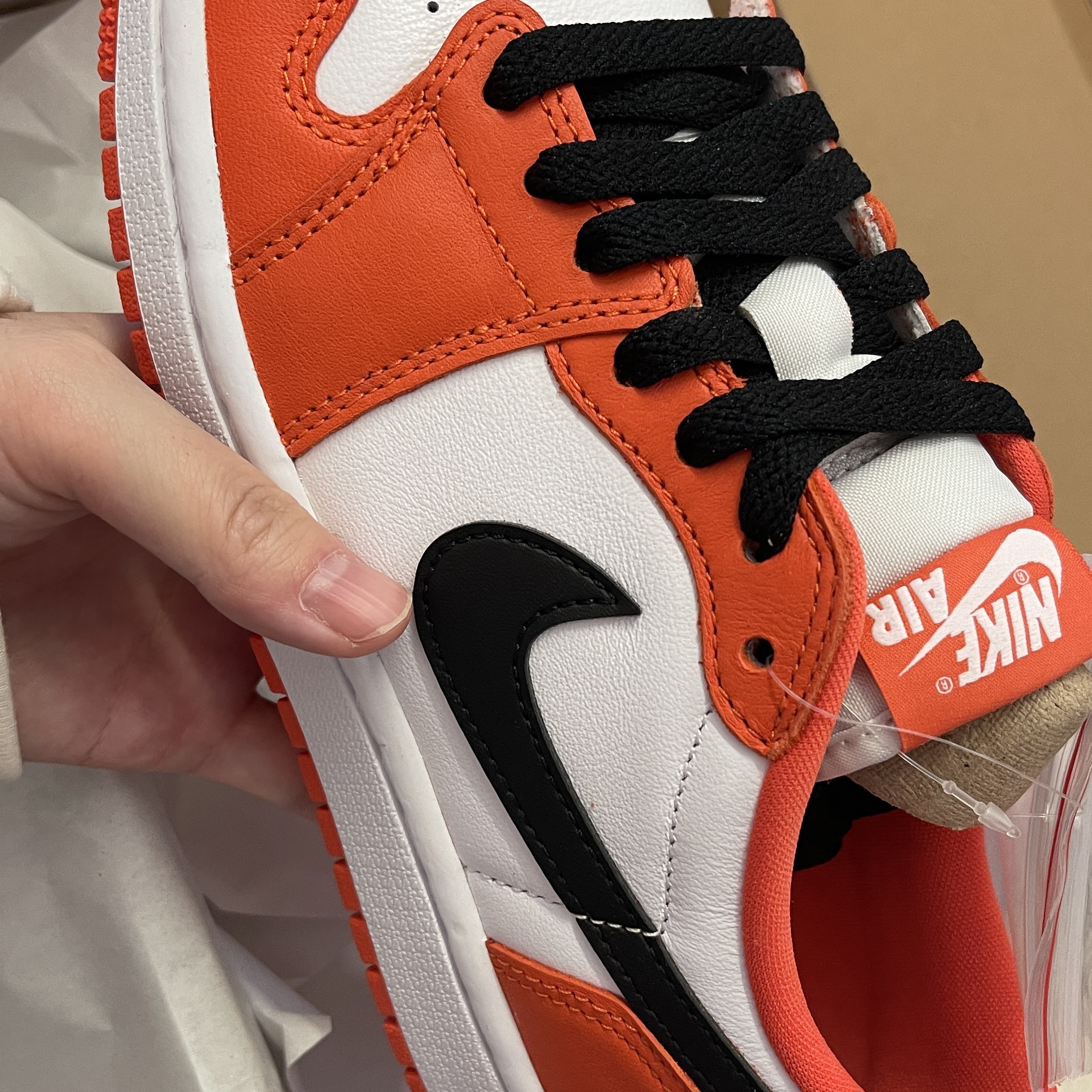 (W) Jordan 1 Low OG Starfish 착용 스타일 - 2