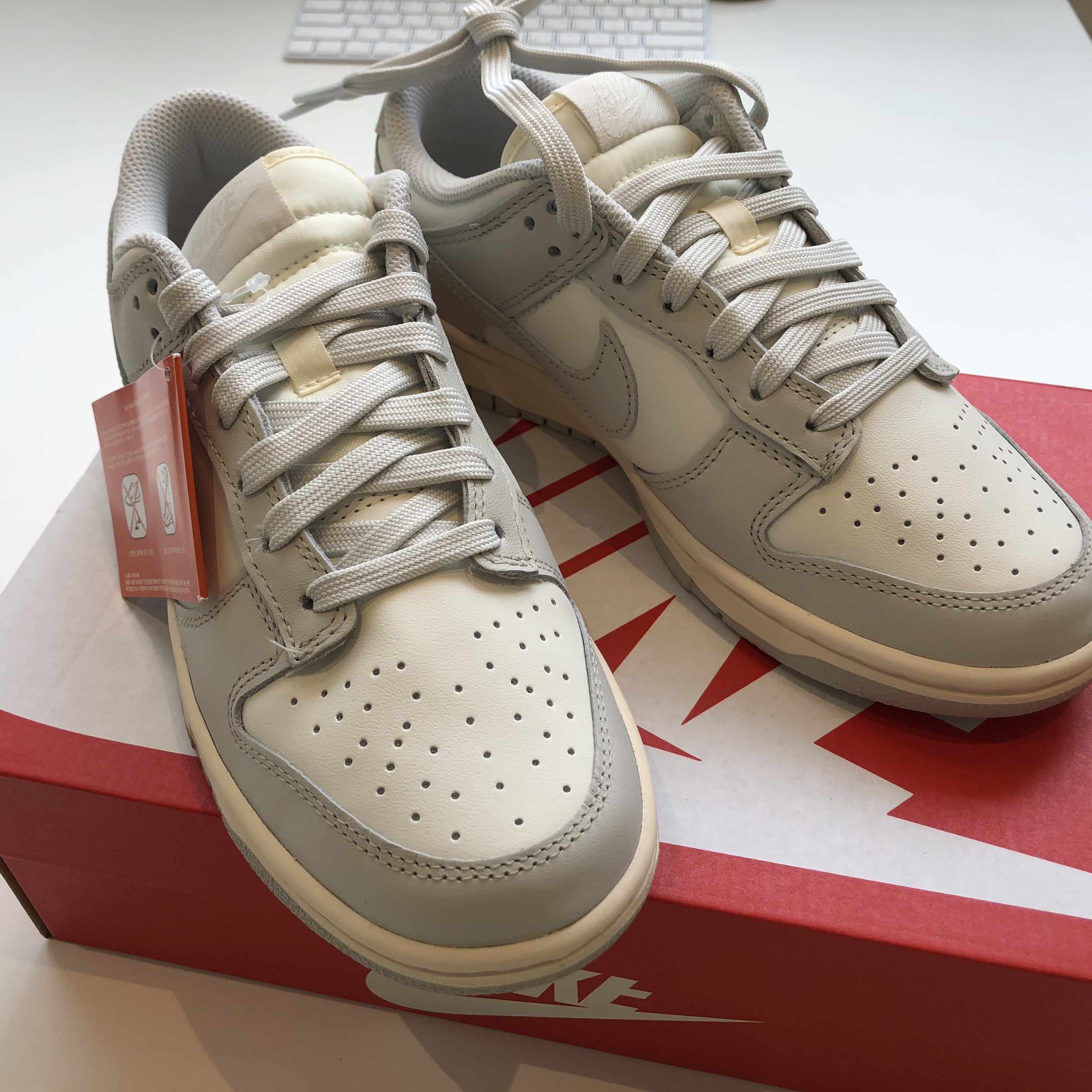 (W) Nike Dunk Low Light Bone 착용 스타일