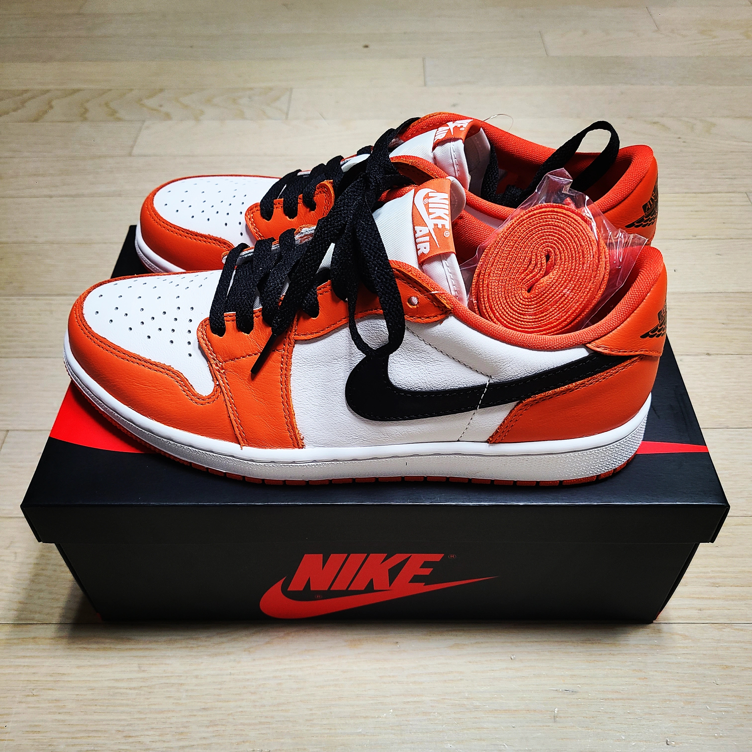 Jordan 1 Low OG Starfish 착용 스타일