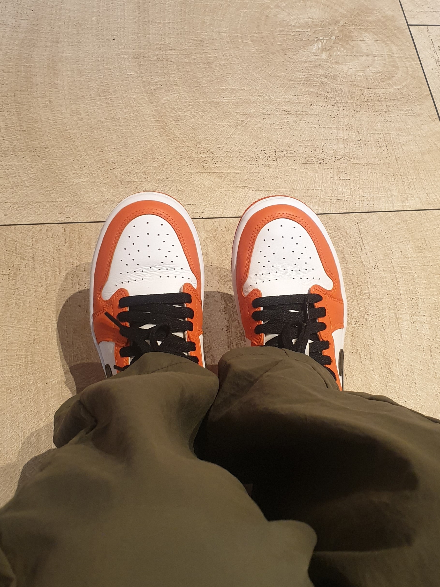 (W) Jordan 1 Low OG Starfish, Jordan 1 Low OG Starfish 착용 스타일 - 1
