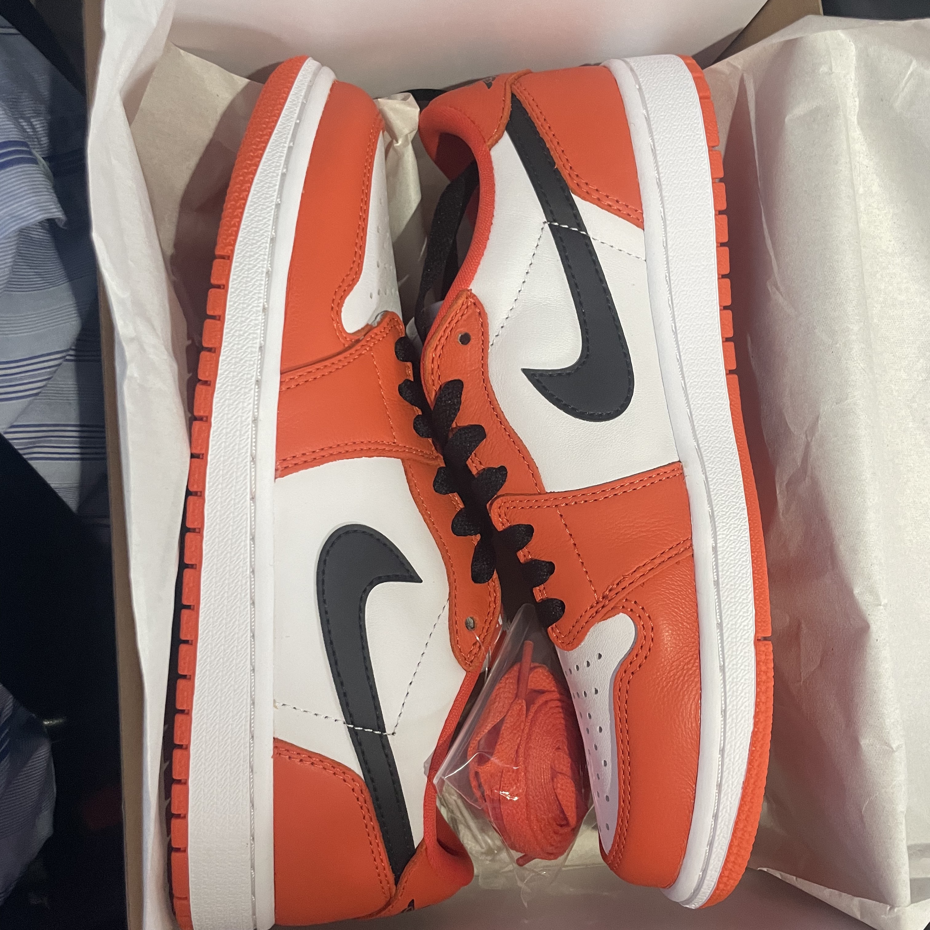 Jordan 1 Low OG Starfish 착용 스타일 - 1