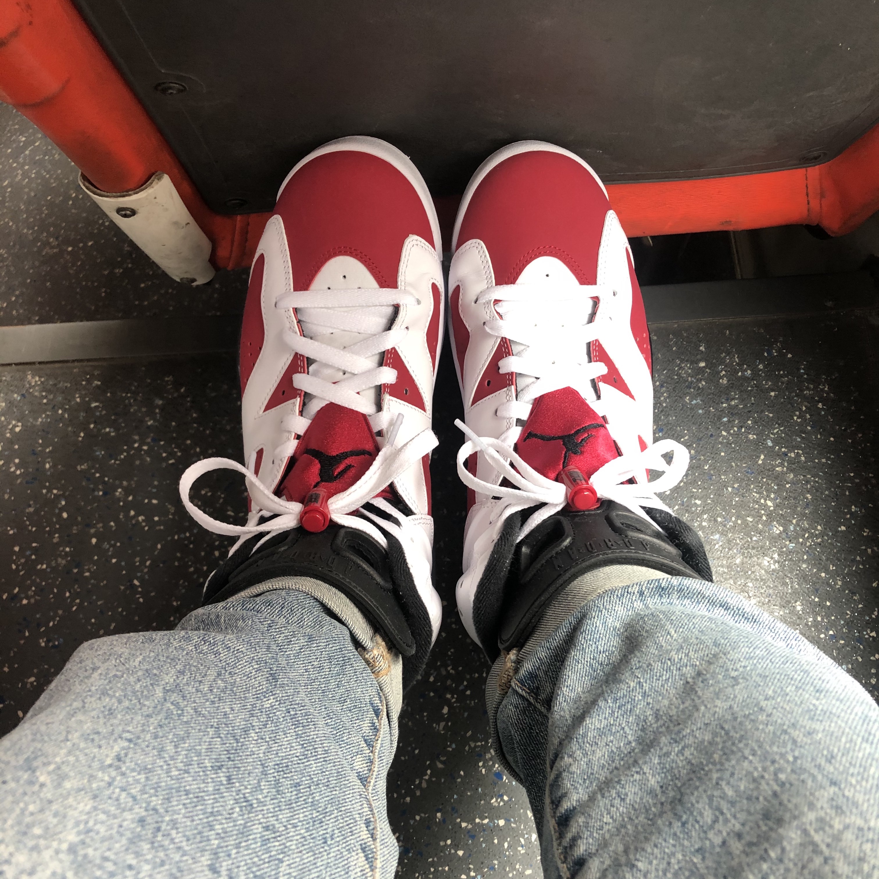 Jordan 6 Retro Carmine 2021 착용 스타일 - 2