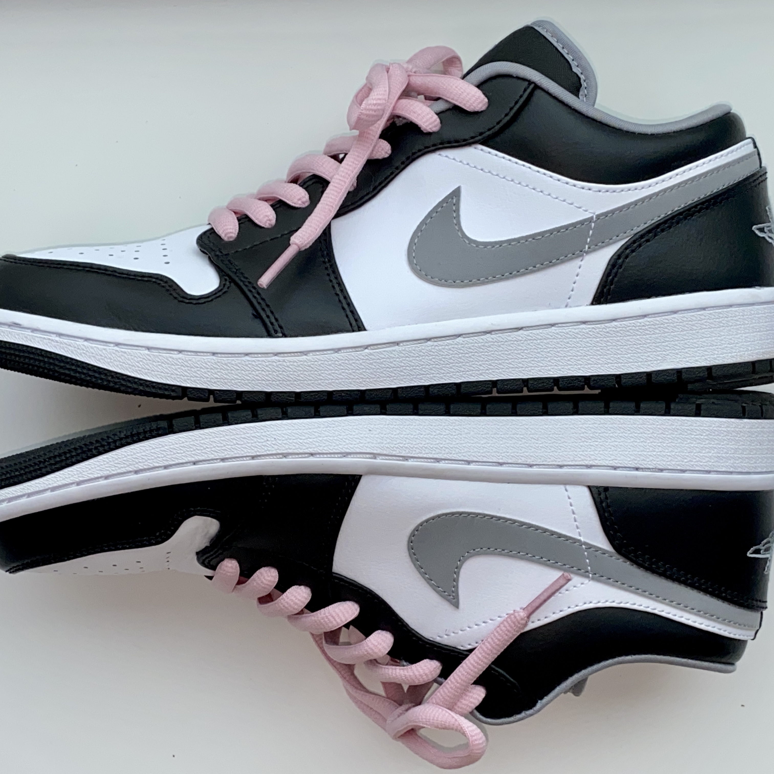 Jordan 1 Low Black Particle Grey 착용 스타일 - 2