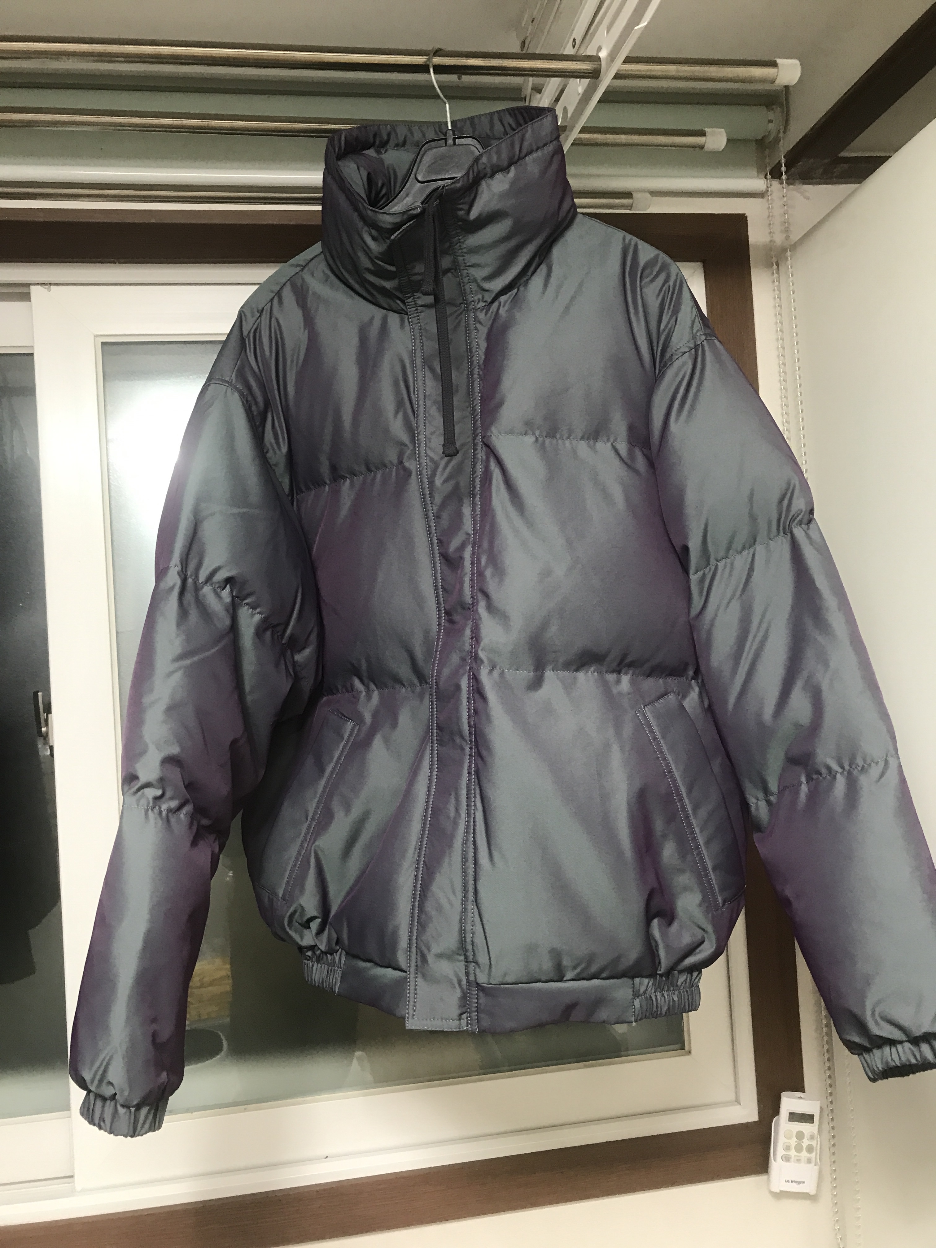 Essentials Puffer Jacket Iridescent - 20SS 착용 스타일 - 4