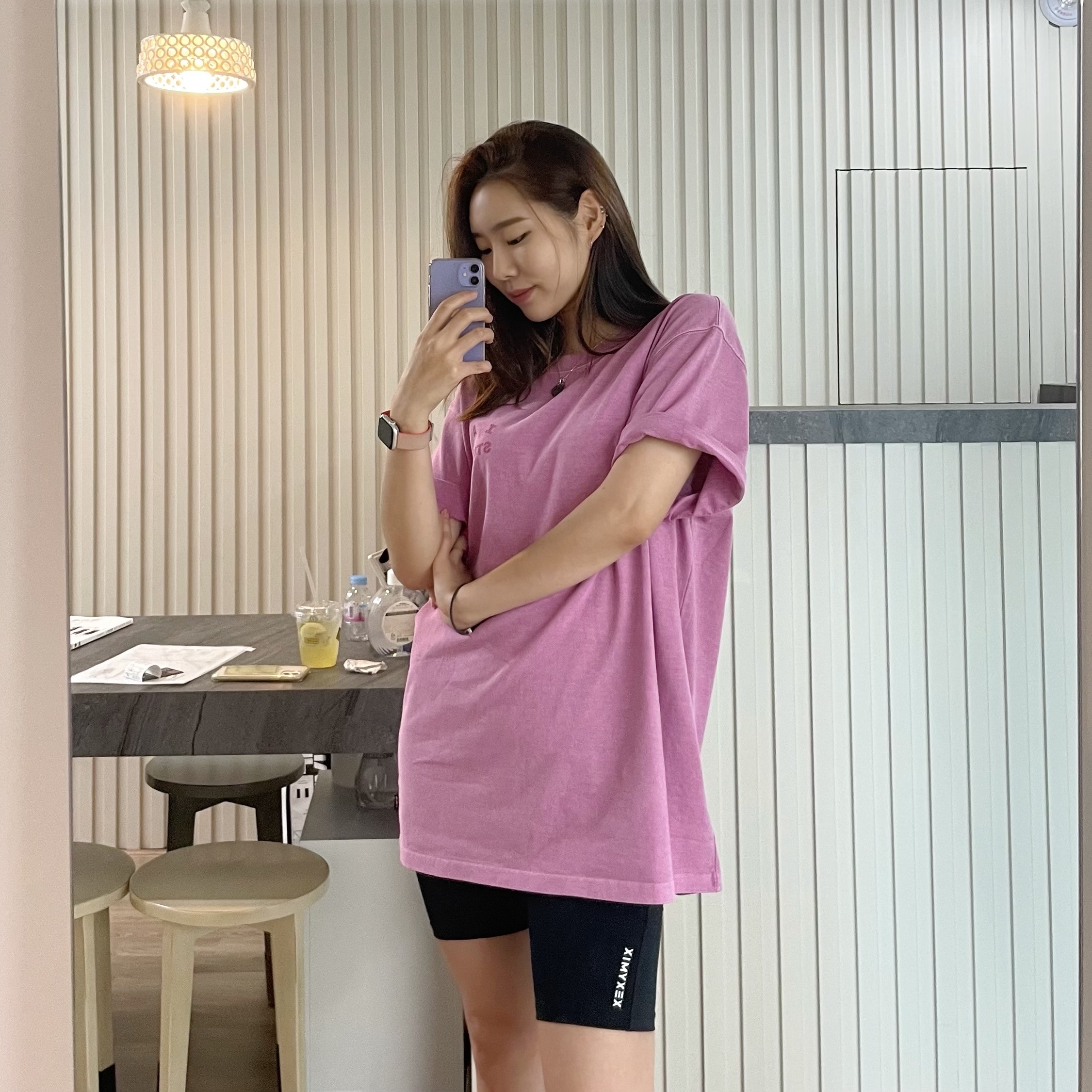 IAB Studio Pigment T-Shirt Magenta 착용 스타일