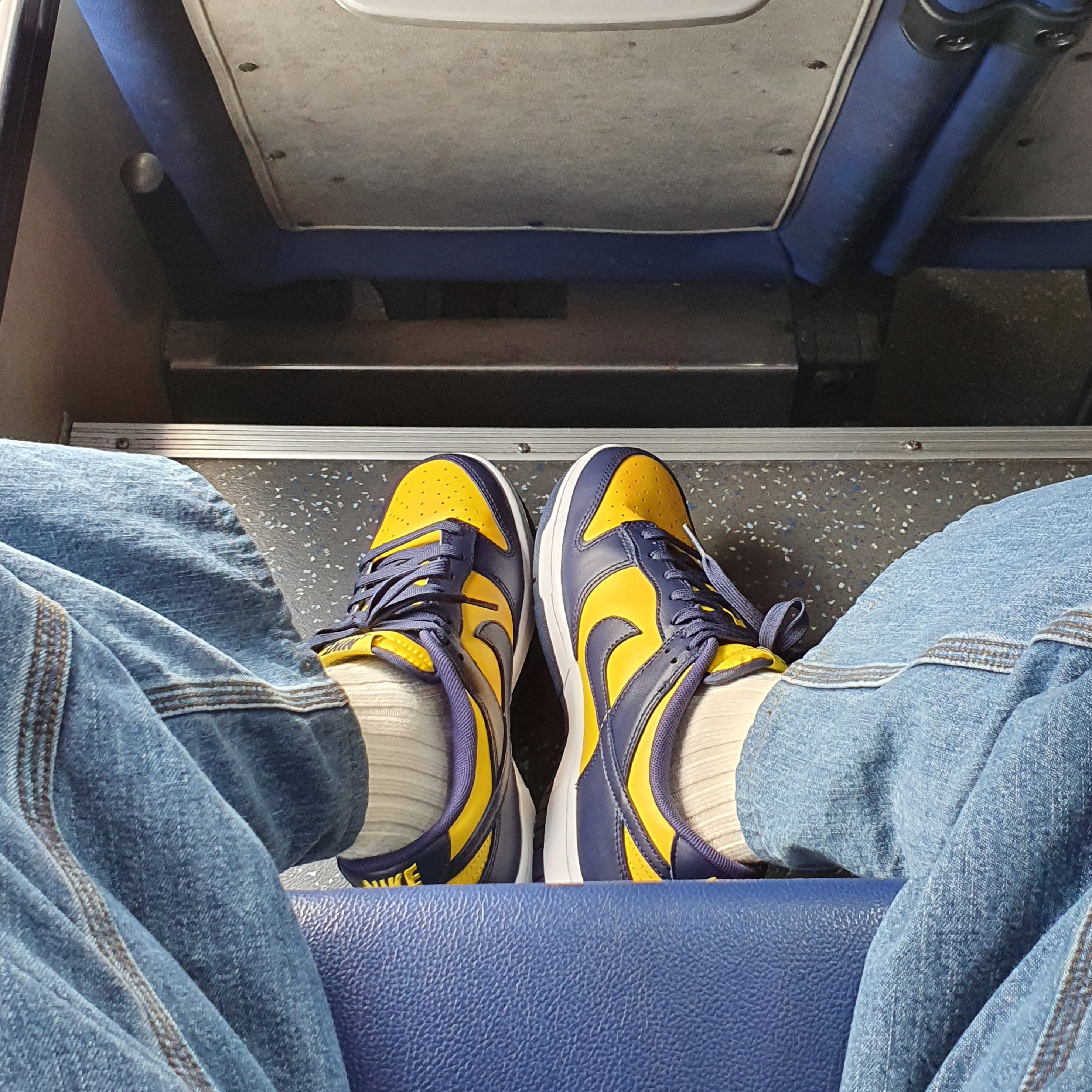 Nike Dunk Low Retro Varsity Maize 착용 스타일