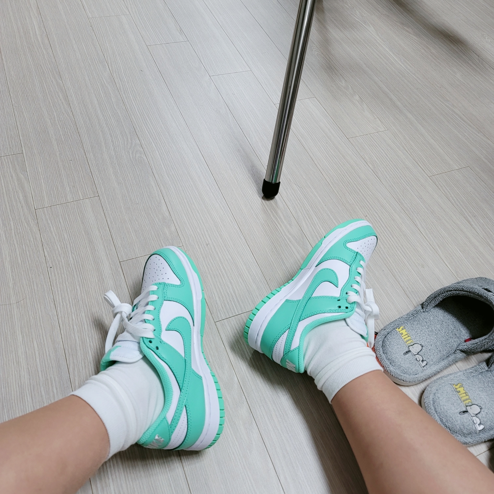 (W) Nike Dunk Low Green Glow 착용 스타일