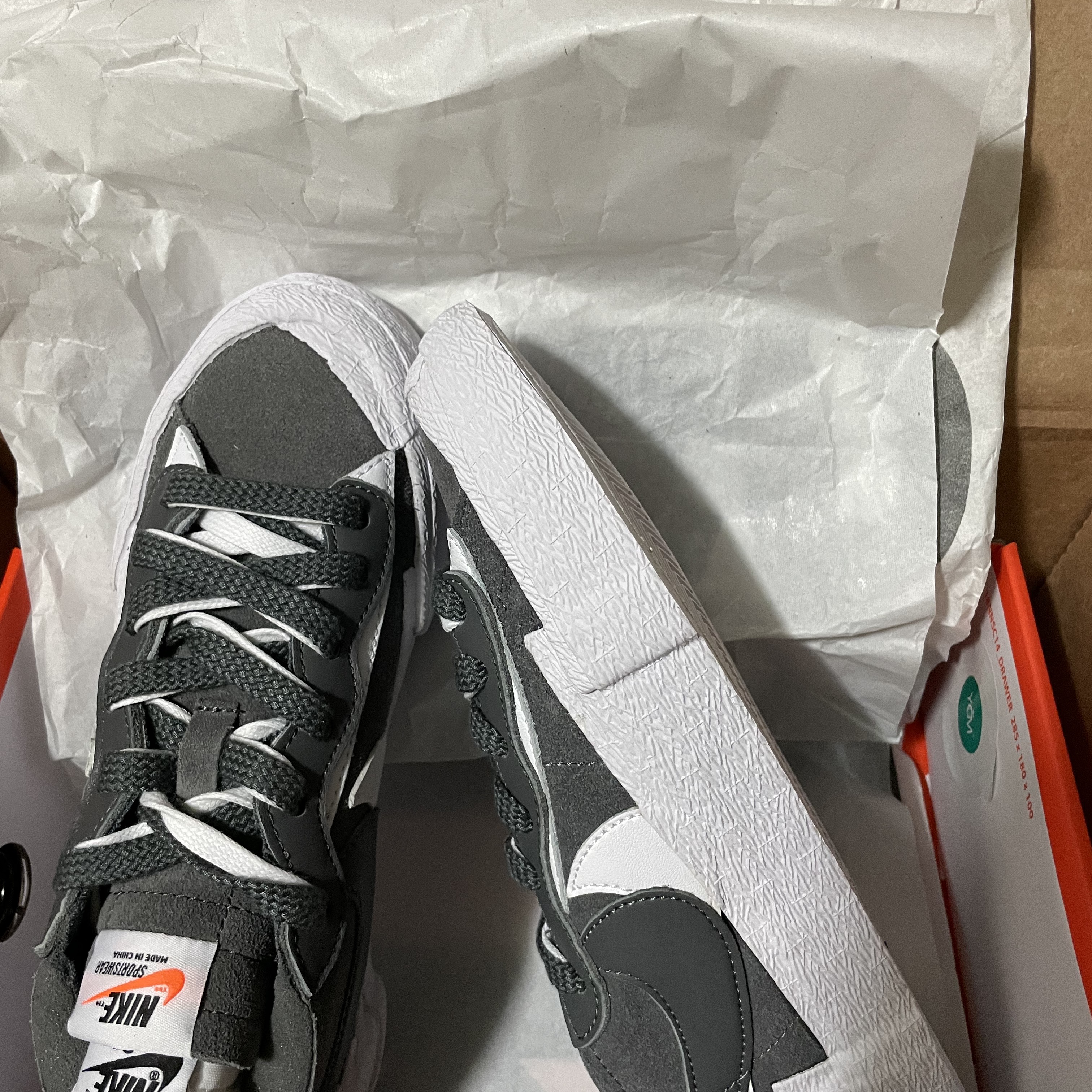 Nike x Sacai Blazer Low Iron Grey 착용 스타일 - 2
