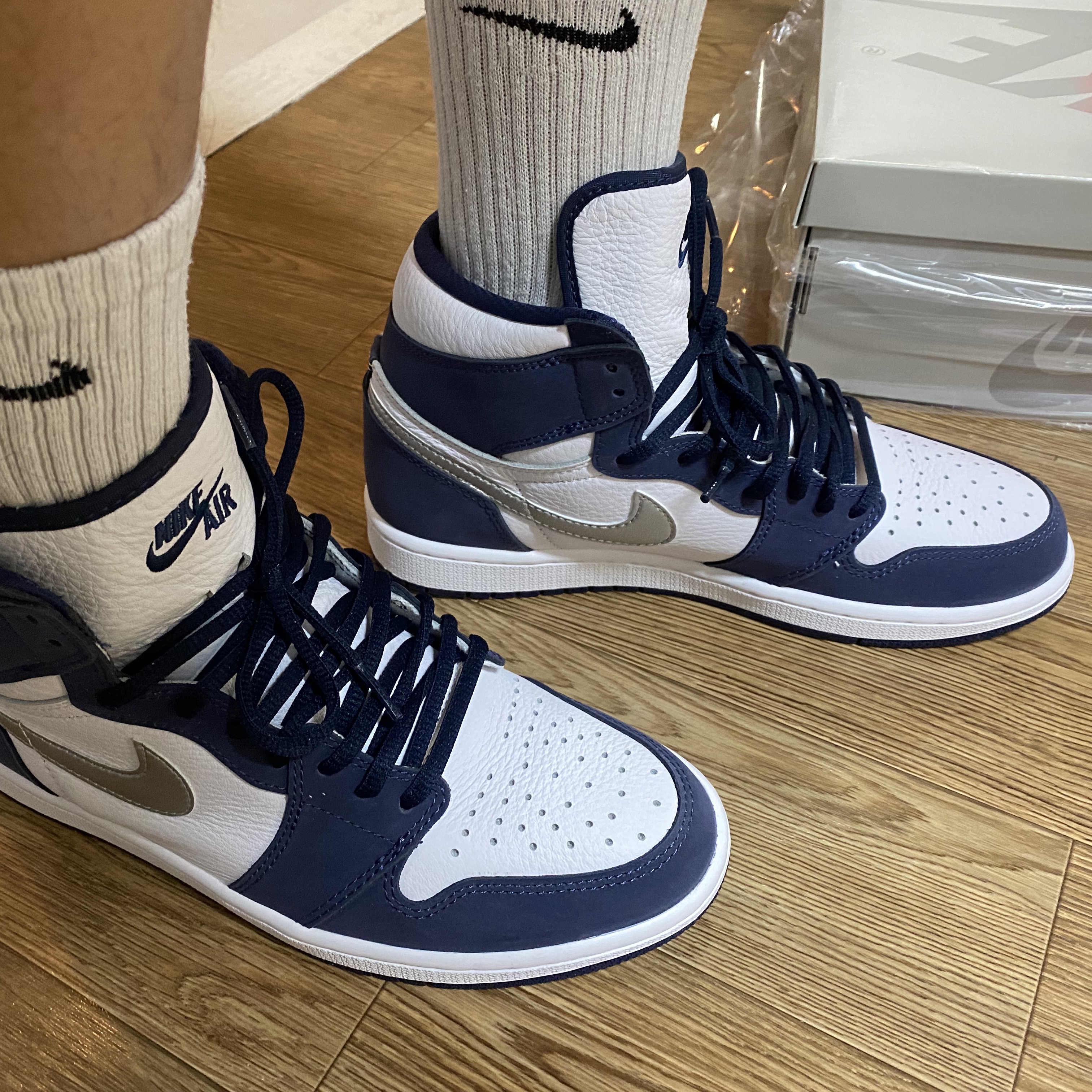 Jordan 1 Retro High OG CO.JP Midnight Navy 착용 스타일 - 2