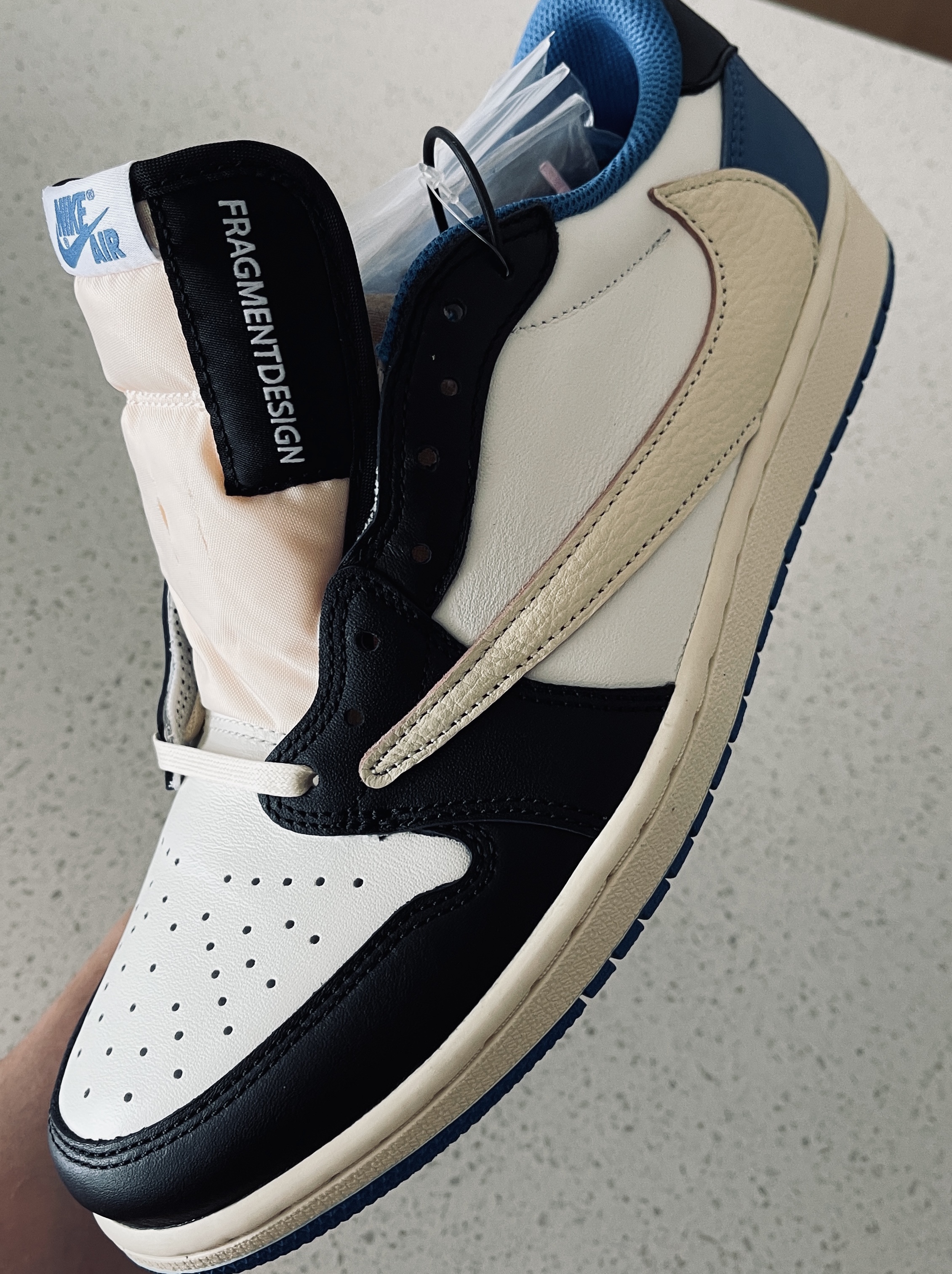 Jordan 1 x Travis Scott x Fragment Retro Low OG SP Military Blue 착용 스타일