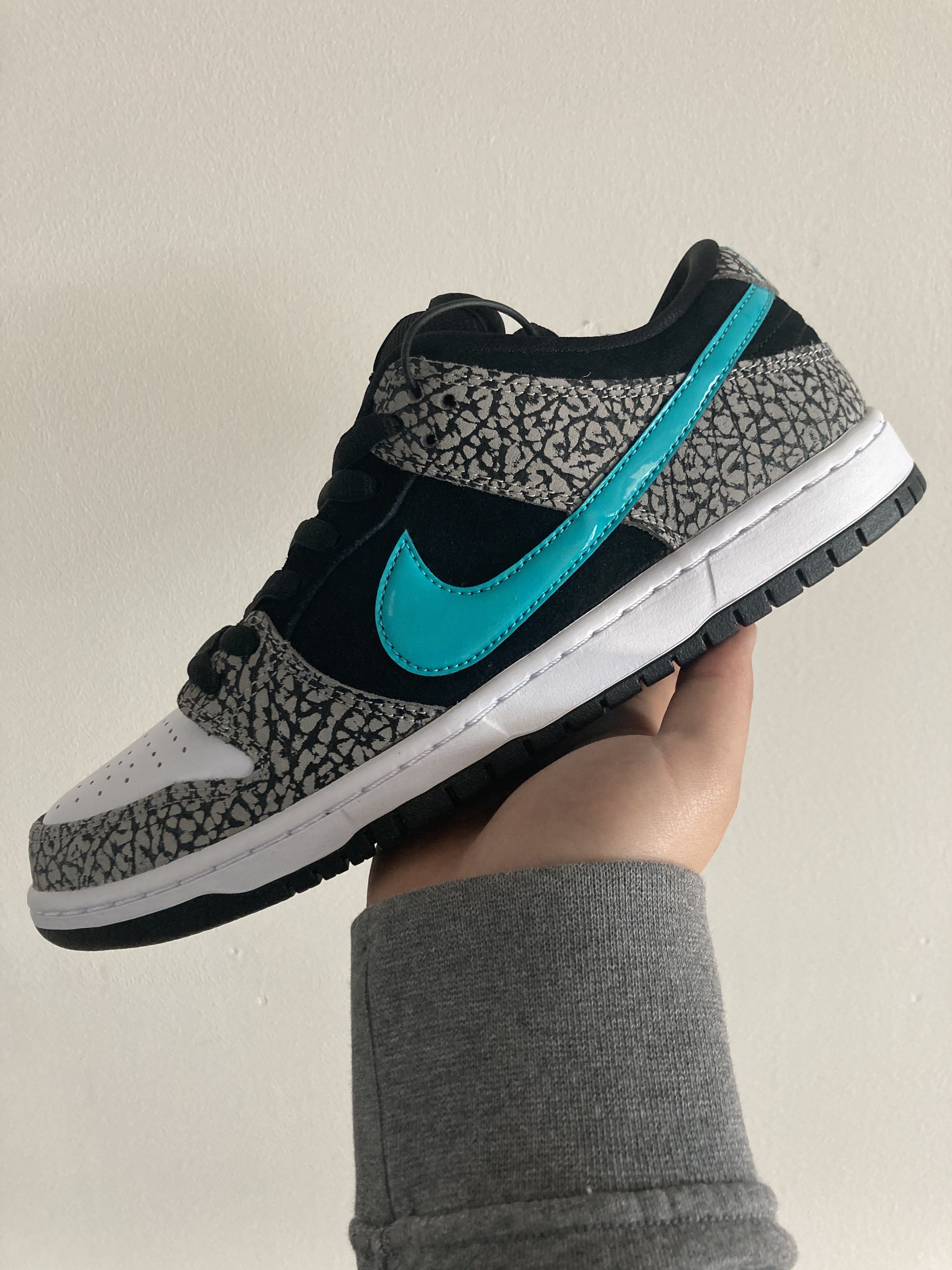Nike SB Dunk Low Pro Clear Jade 착용 스타일