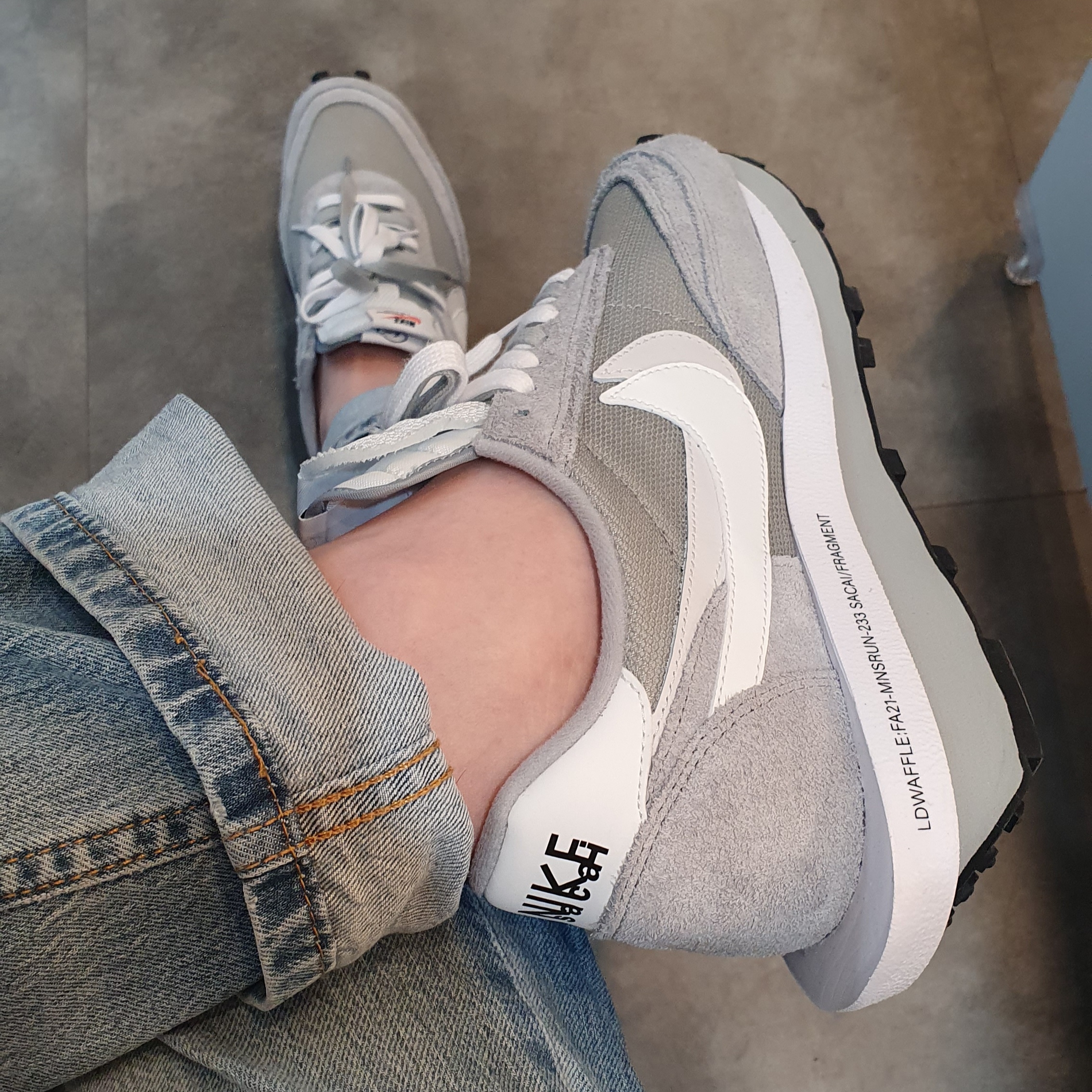 Nike x Sacai x Fragment LDWaffle Light Smoke Grey 착용 스타일