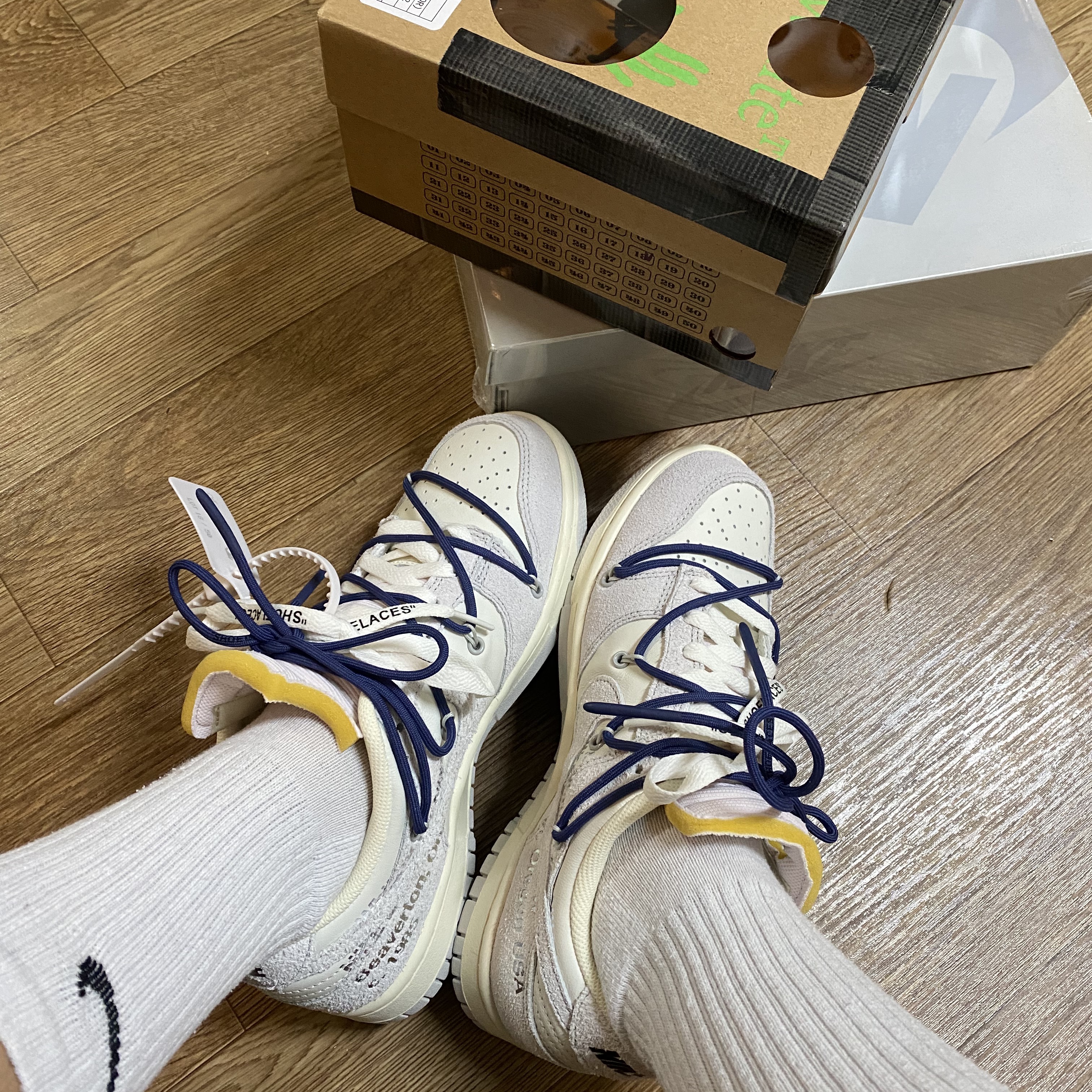 Nike x Off-White Dunk Low The 50 - Lot 18 착용 스타일 - 3