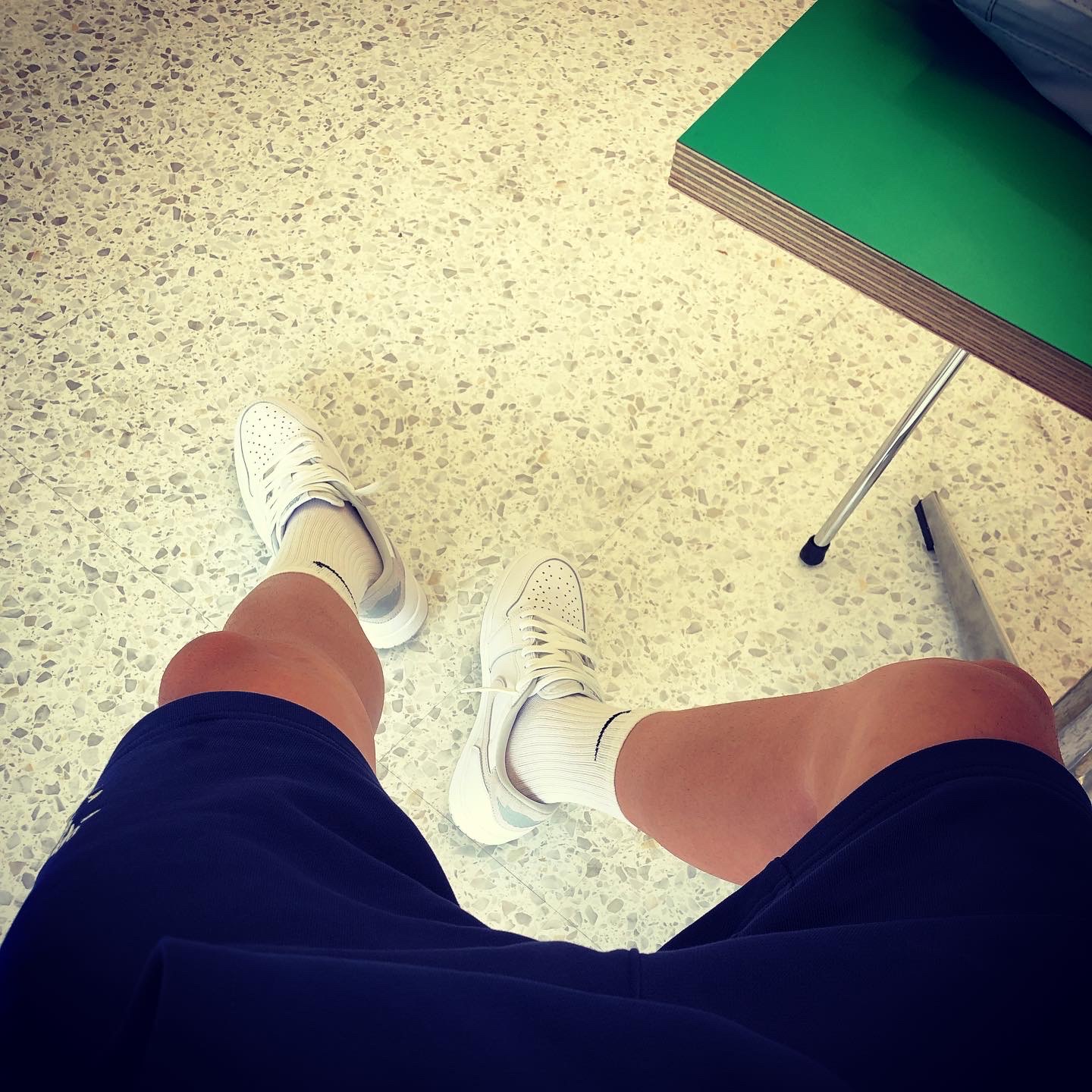 Jordan 1 Low OG Neutral Grey 착용 스타일 - 2