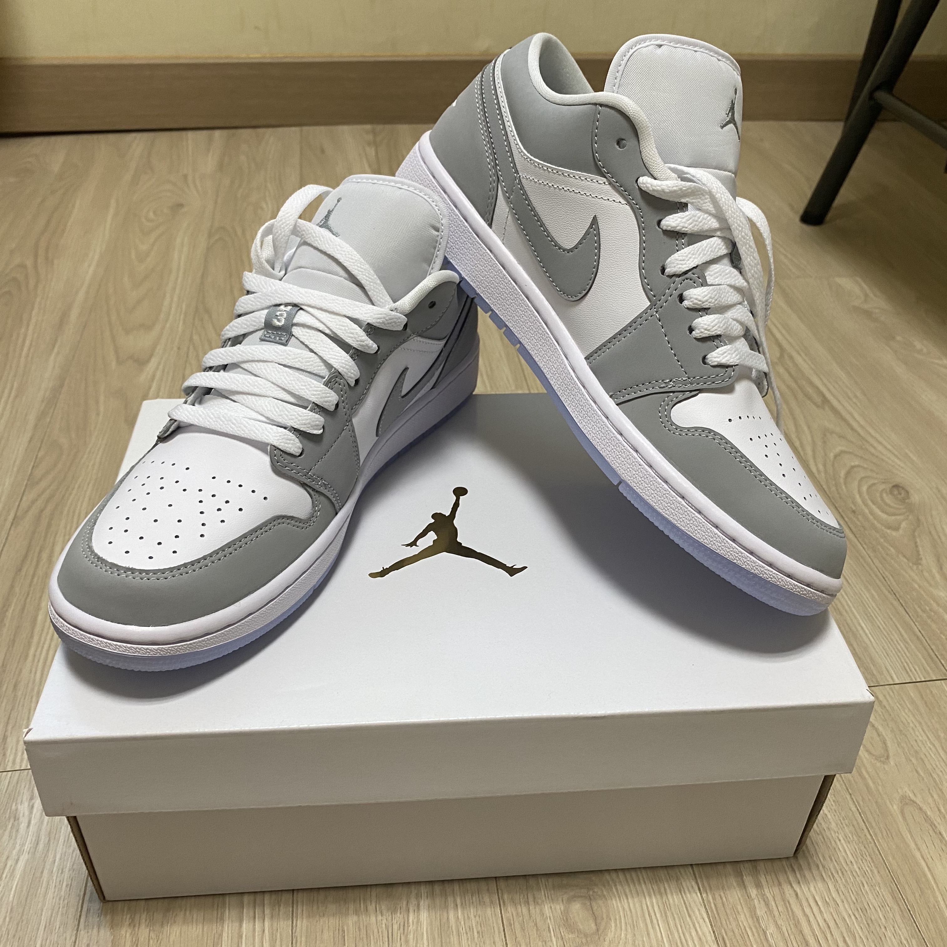 (W) Jordan 1 Low White Wolf Grey 착용 스타일