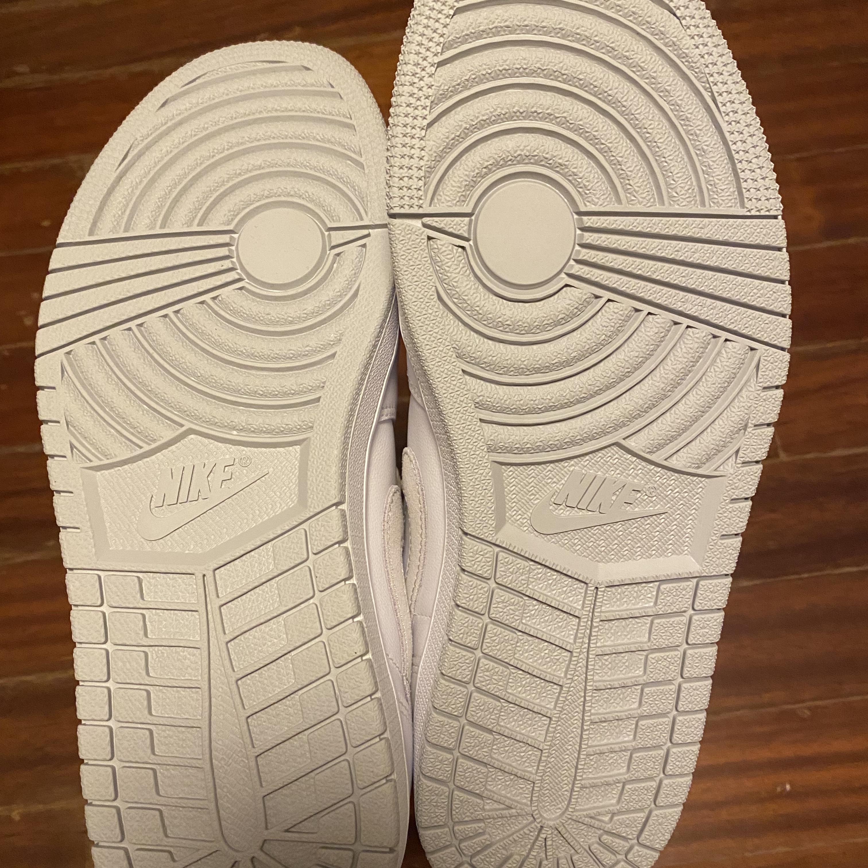 Jordan 1 Low OG Neutral Grey 착용 스타일 - 2