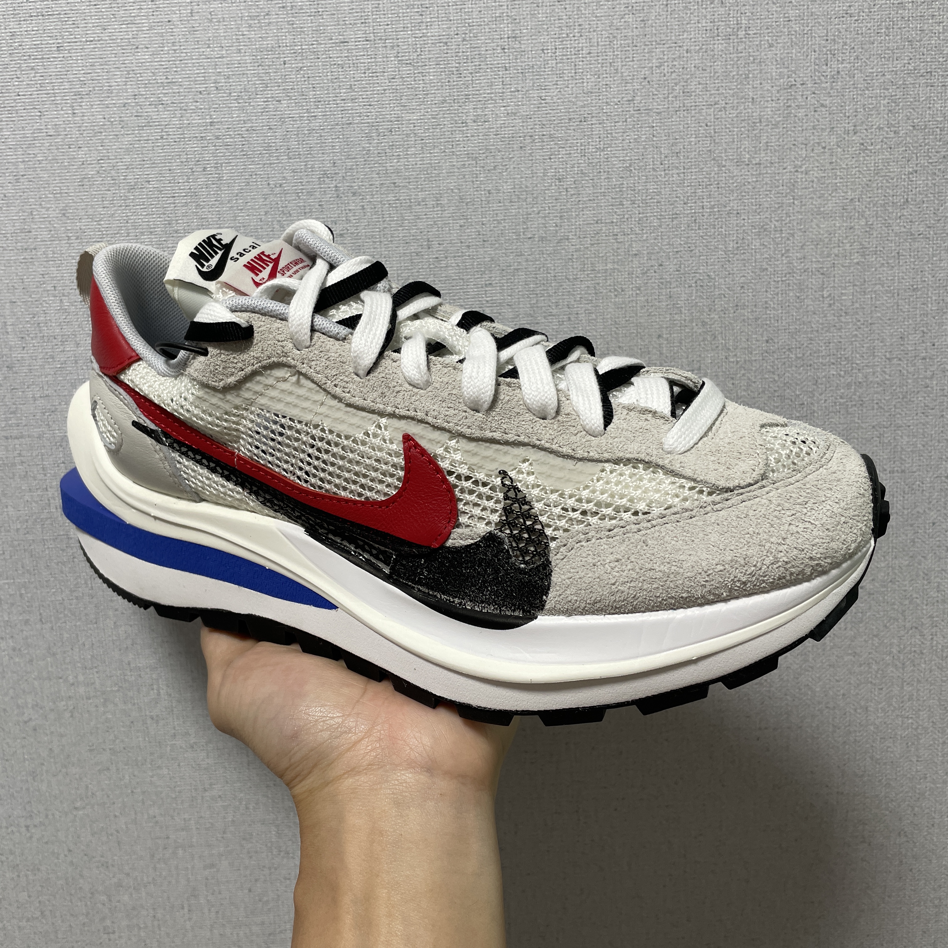 Nike x Sacai VaporWaffle Royal Fuchsia 착용 스타일