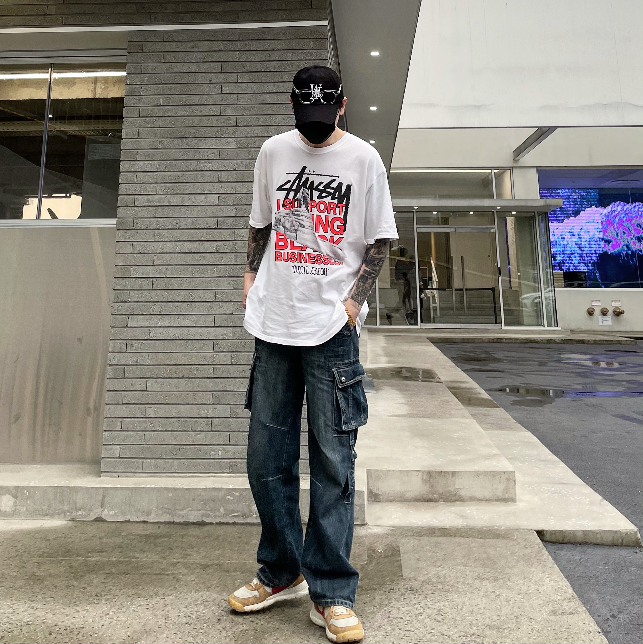Stussy x Off-White 40 WT T-Shirt, Nike x Tom Sachs Mars Yard Shoe 2.0 Space Camp 착용 스타일