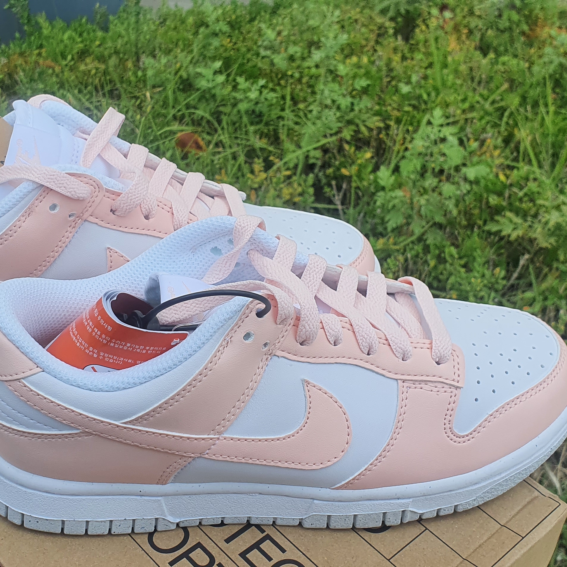 (W) Nike Dunk Low Next Nature Pale Coral 착용 스타일